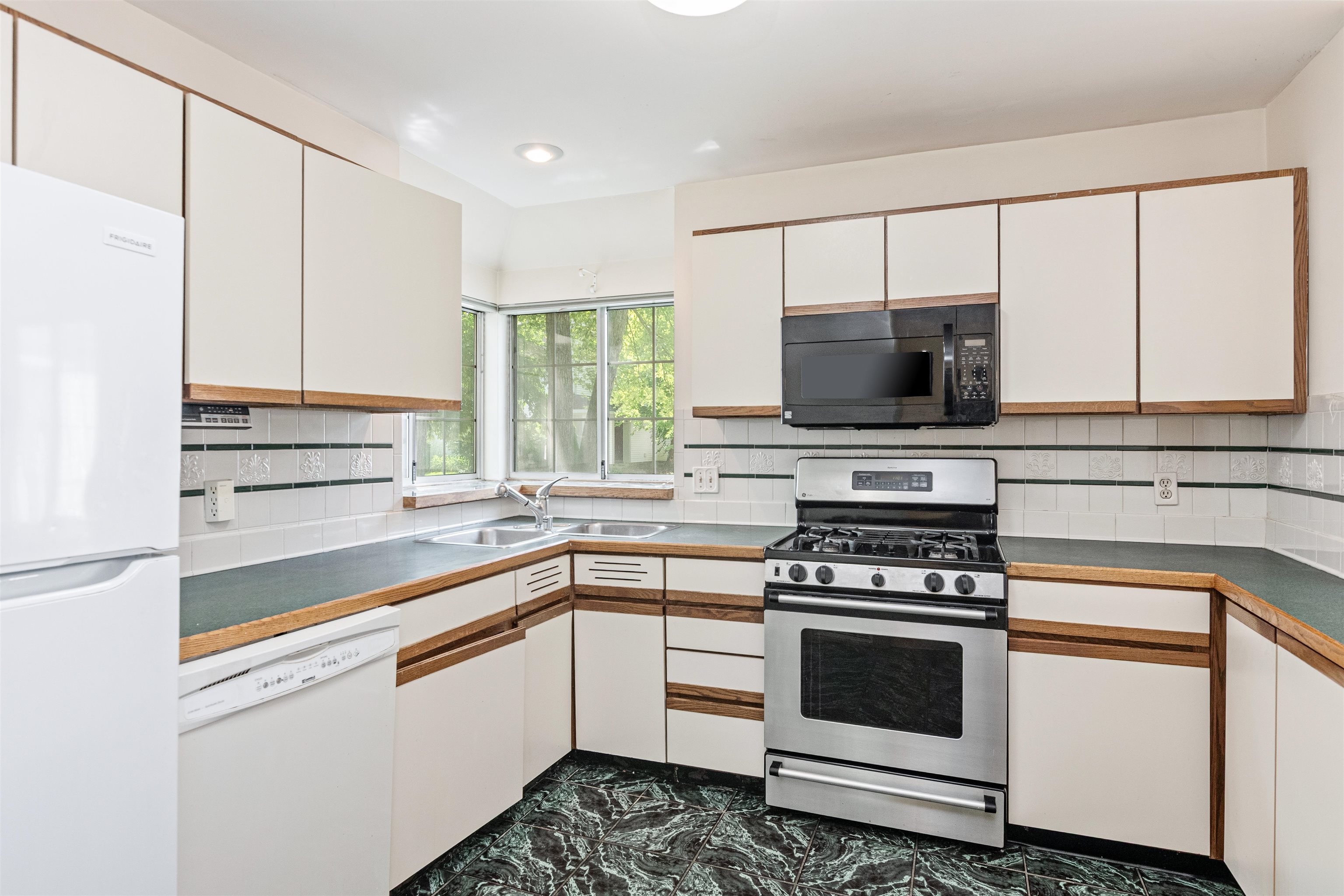 29 Winding Brook Drive
