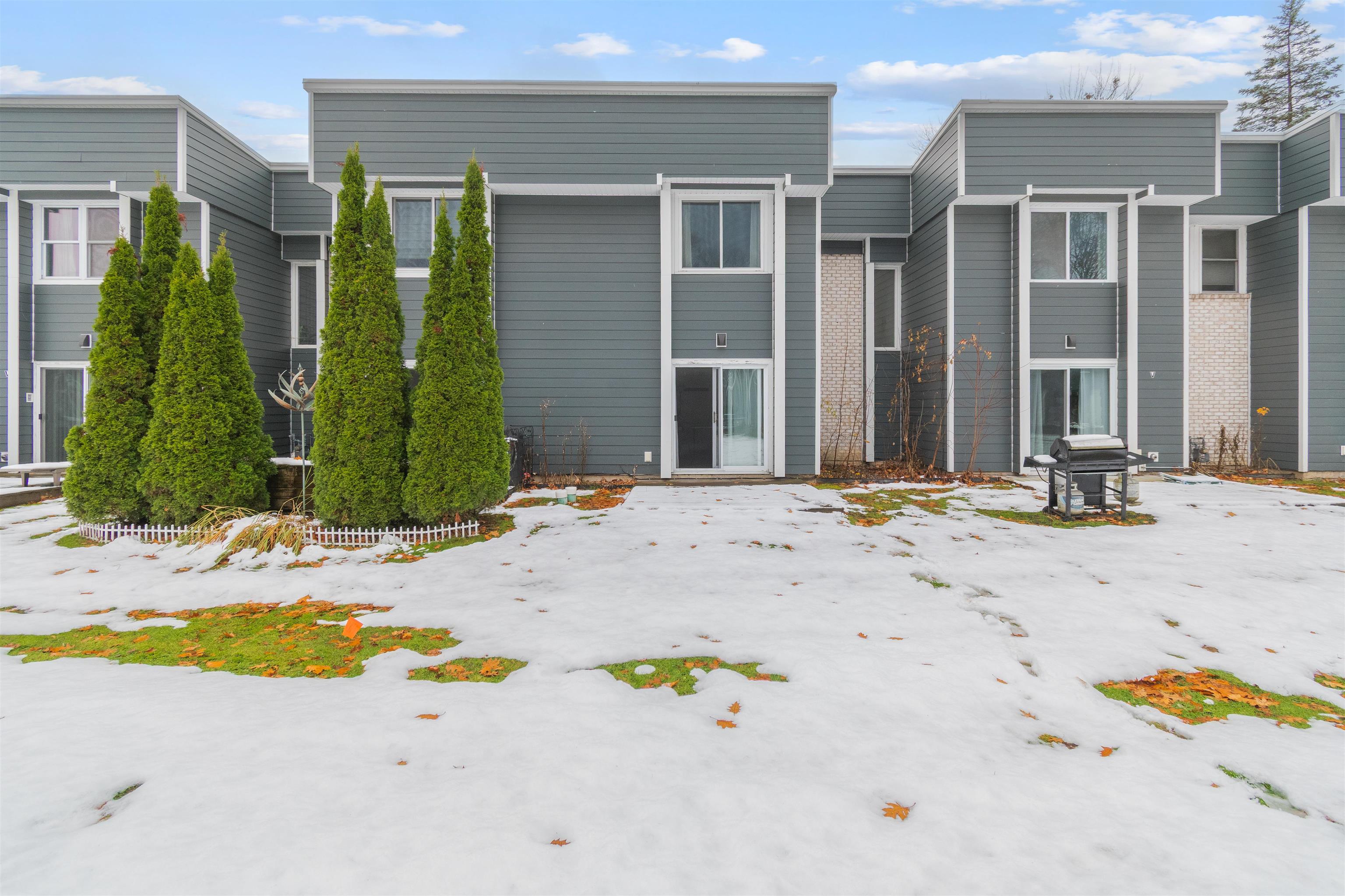 8 Timber Lane Unit: 29