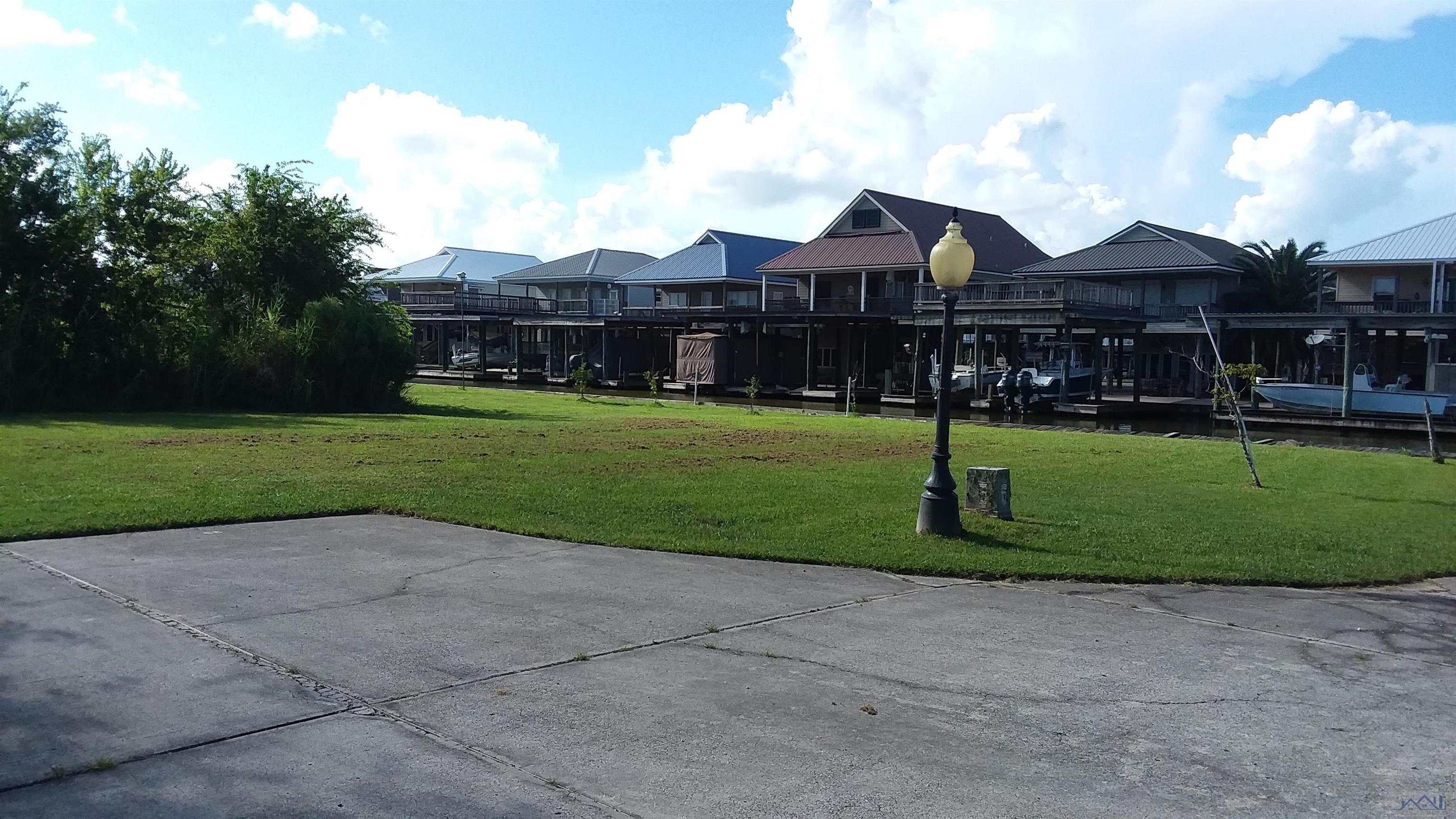 128 Mangrove Court