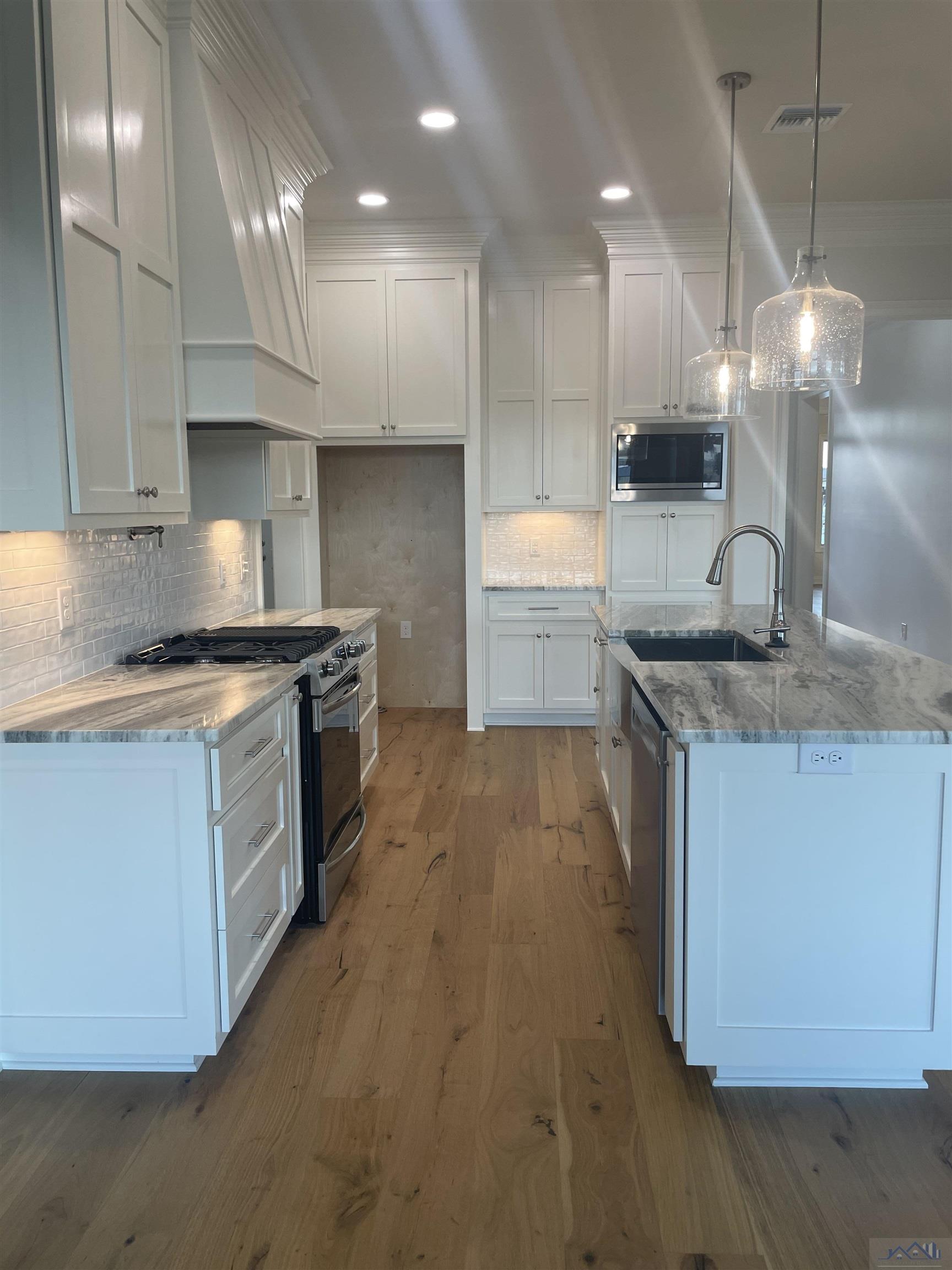 351 Ravensaide Drive