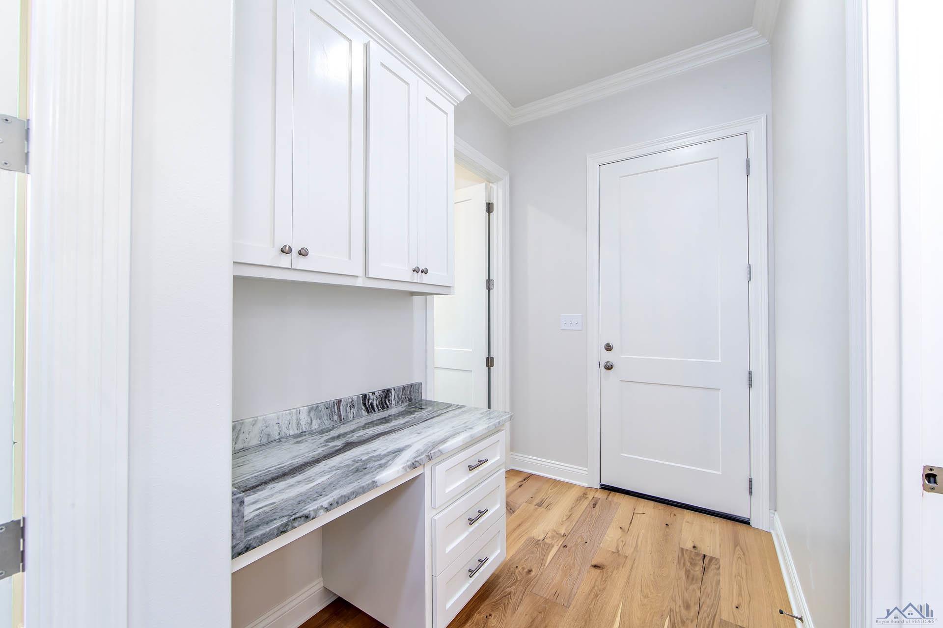 351 Ravensaide Drive