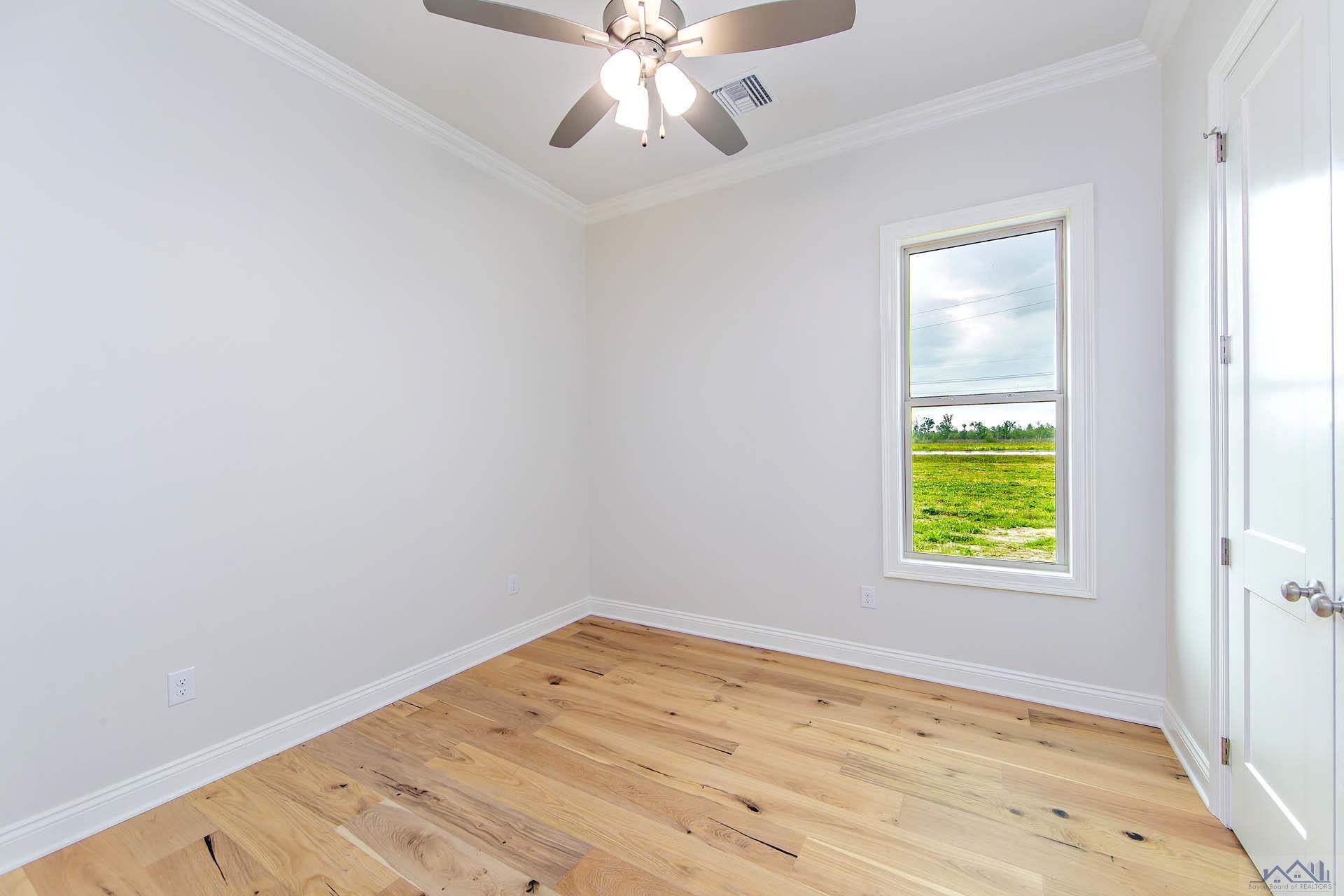 351 Ravensaide Drive