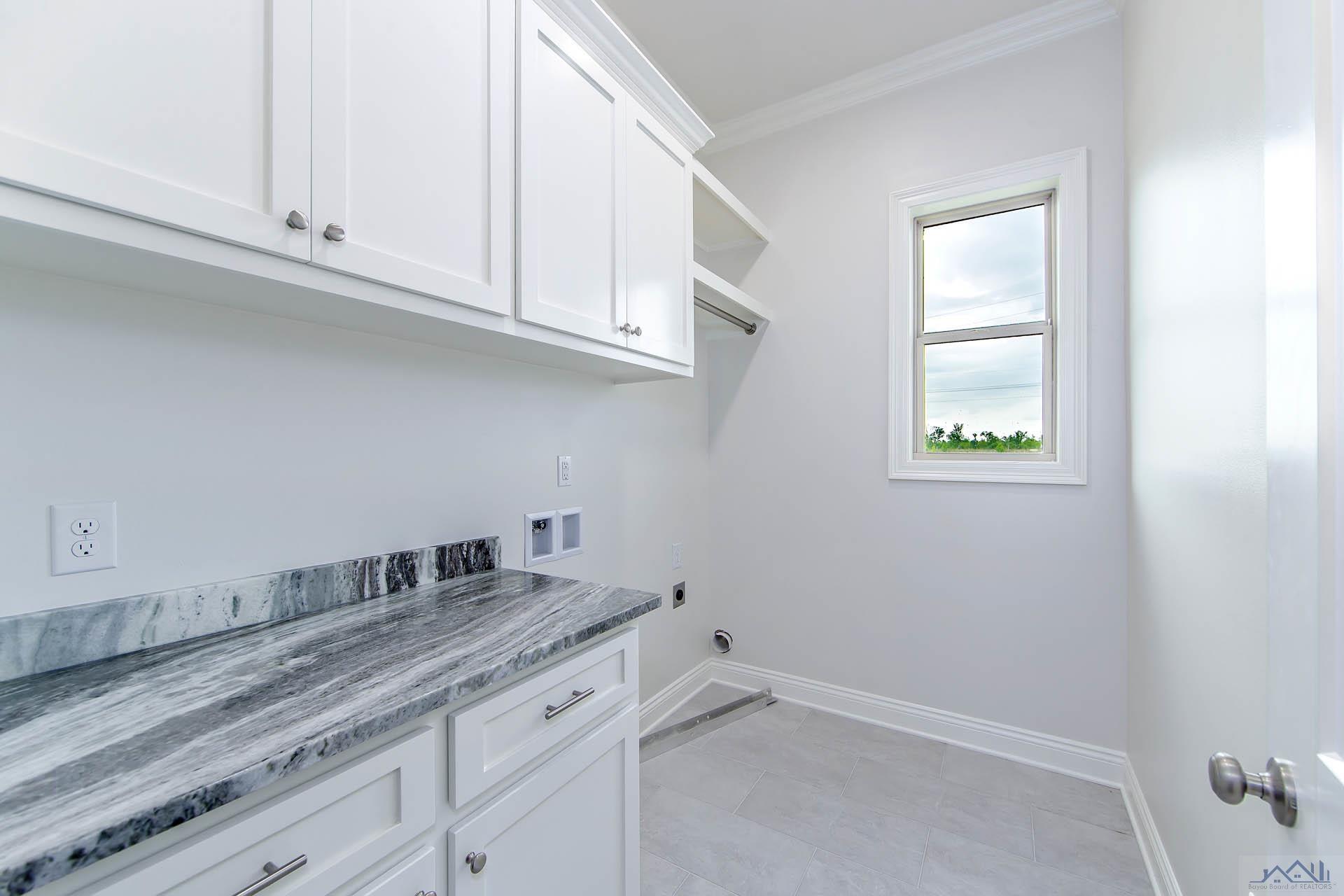 351 Ravensaide Drive