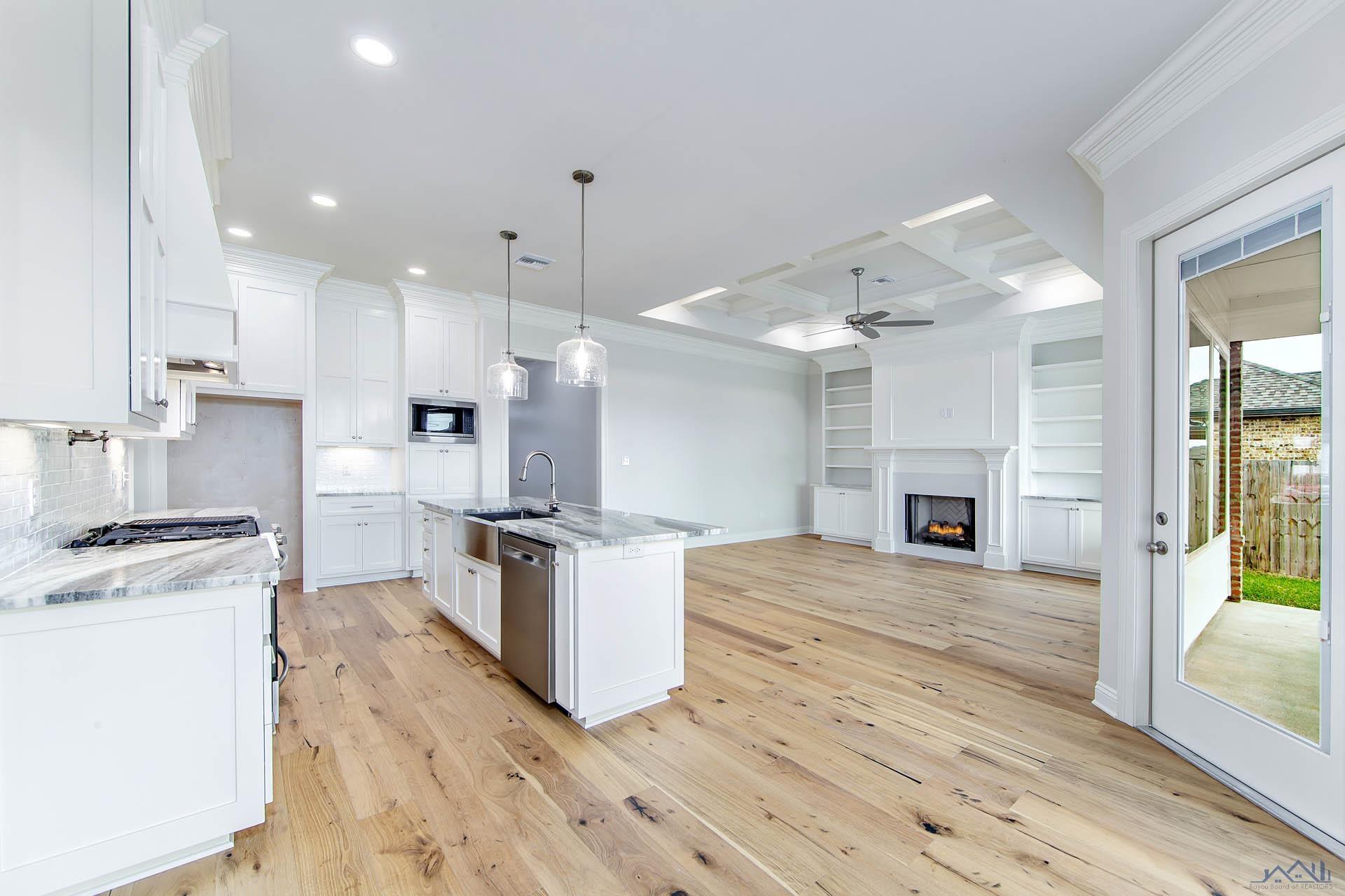 351 Ravensaide Drive