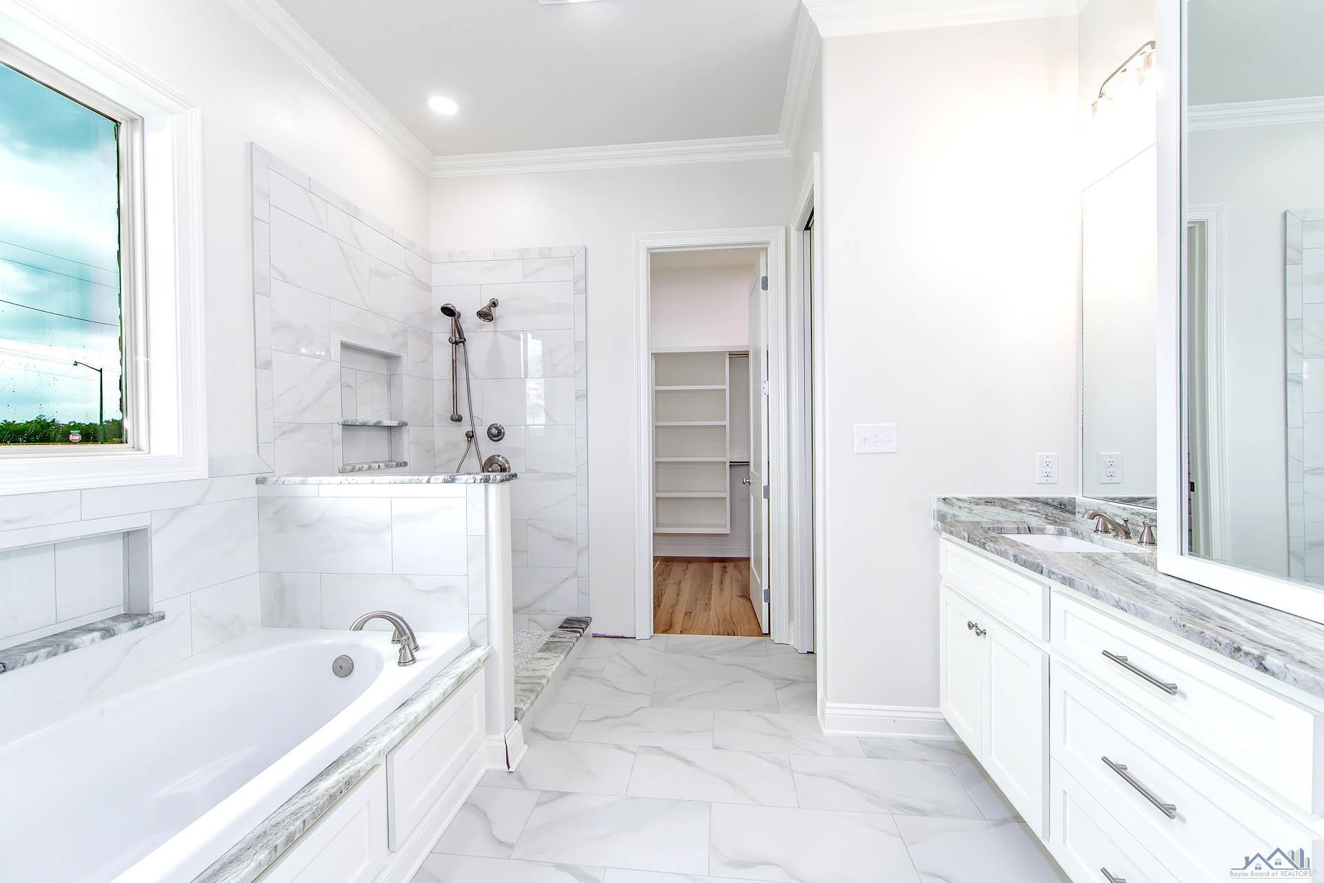 351 Ravensaide Drive