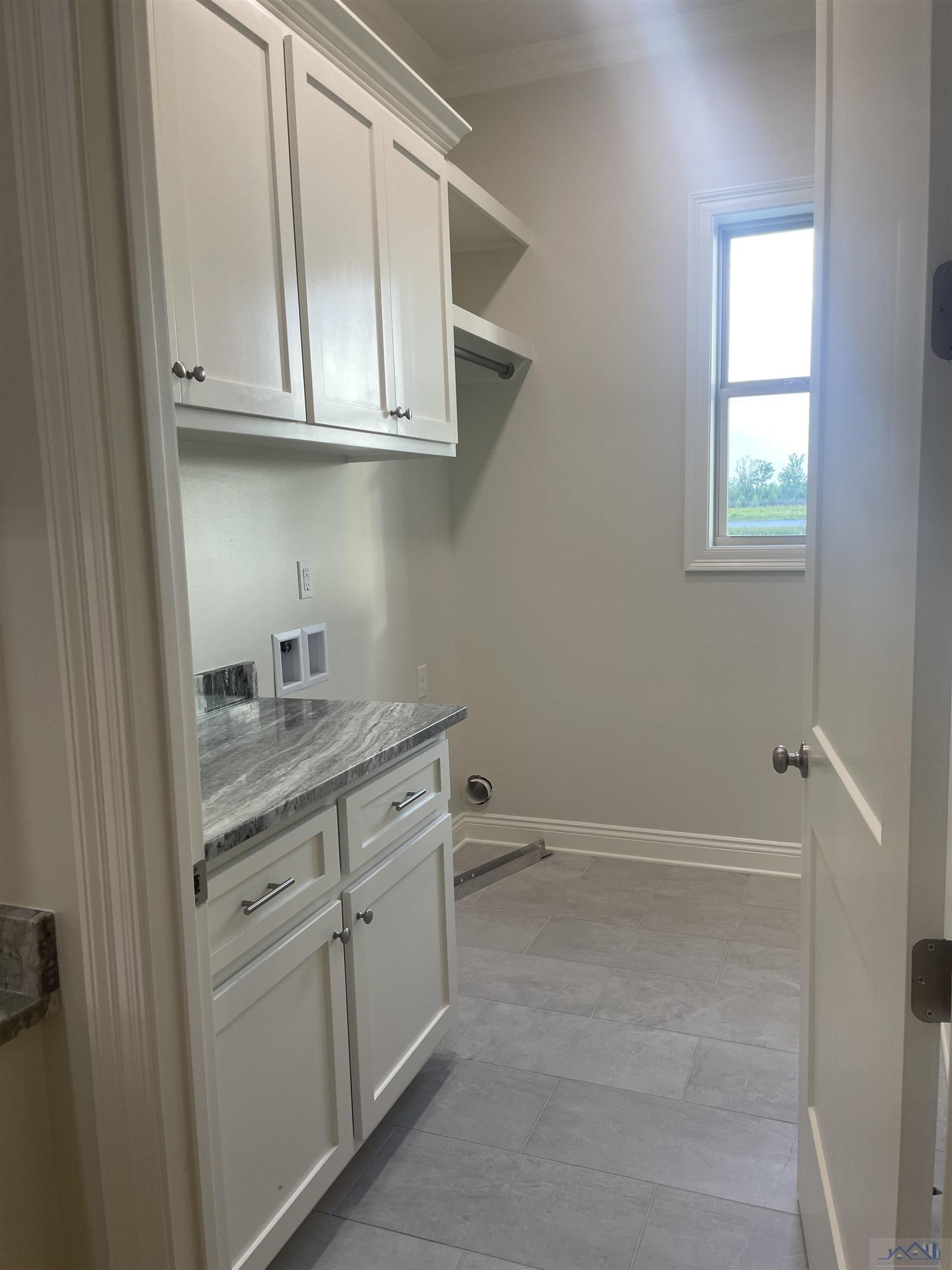 351 Ravensaide Drive