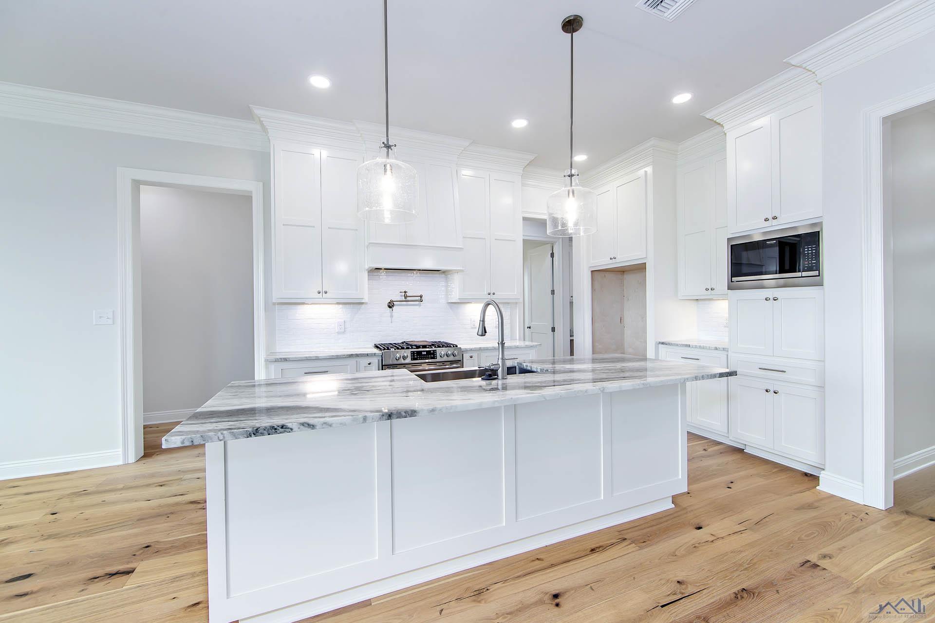 351 Ravensaide Drive