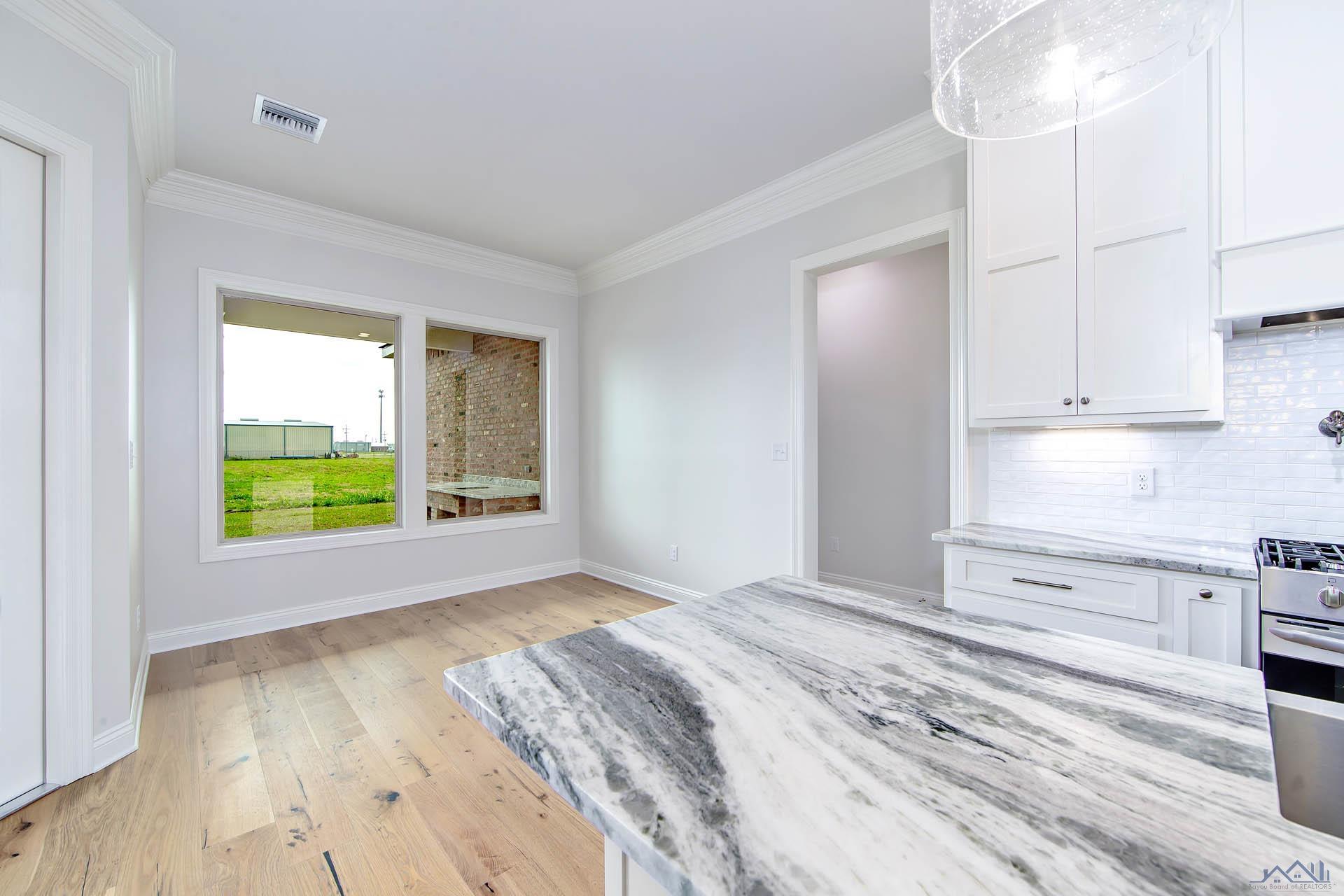 351 Ravensaide Drive