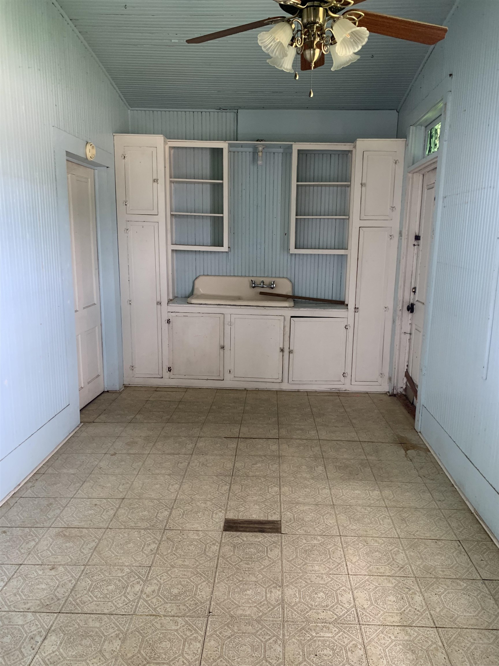 609 Legion Avenue