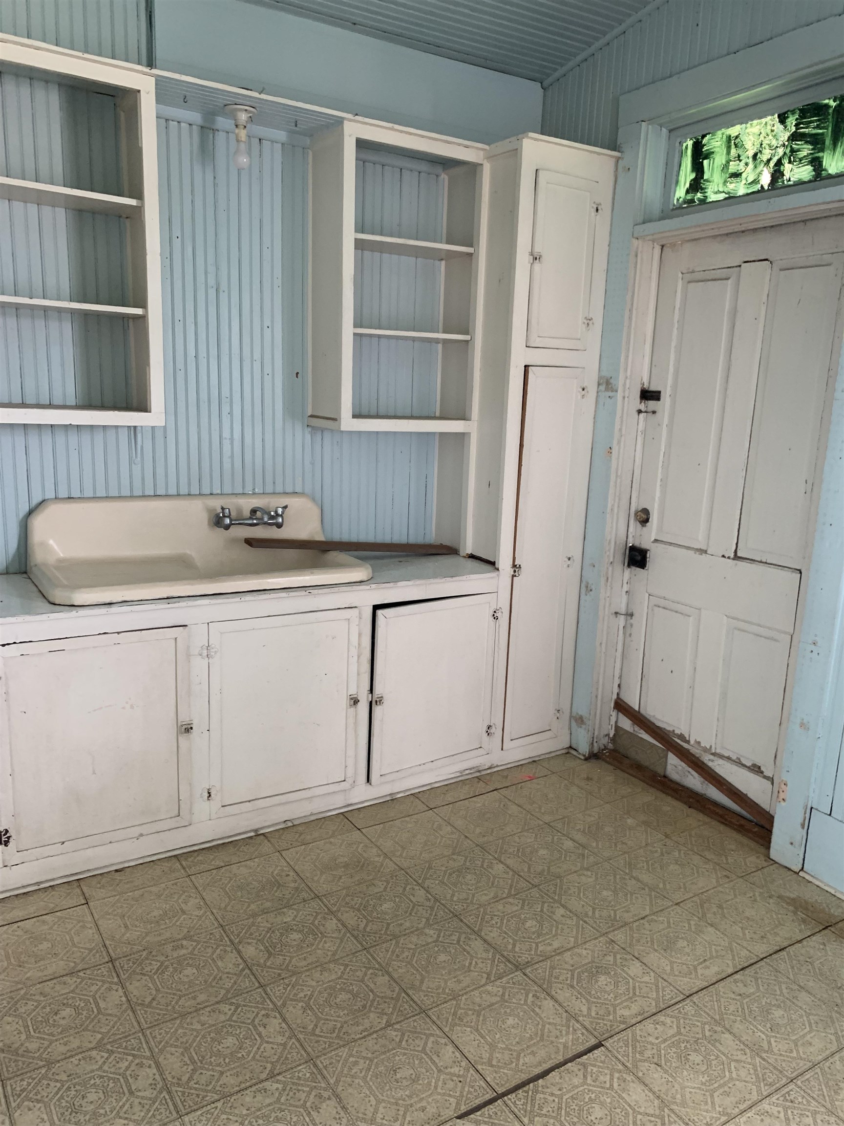 609 Legion Avenue