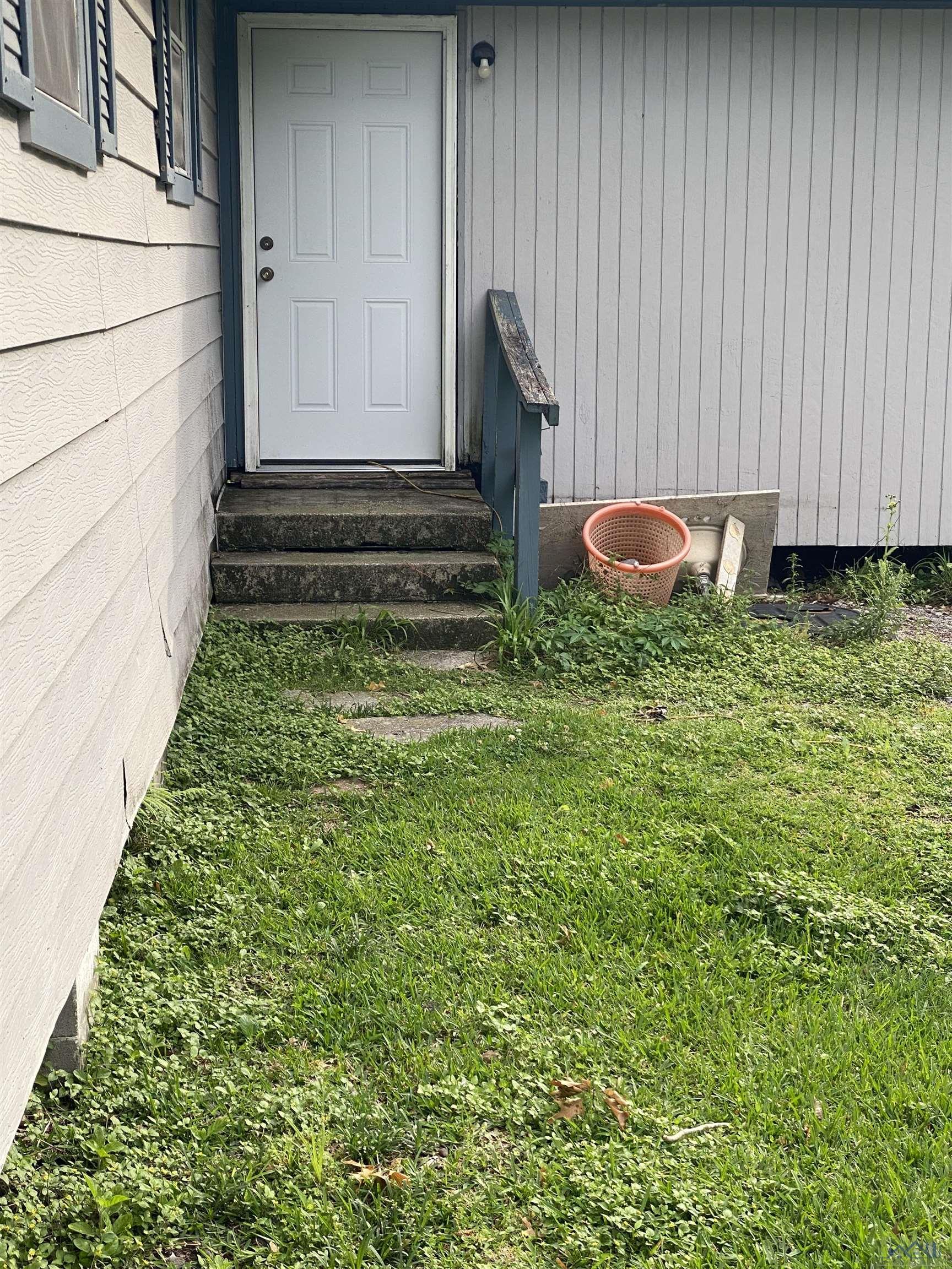 323 Carlos Street