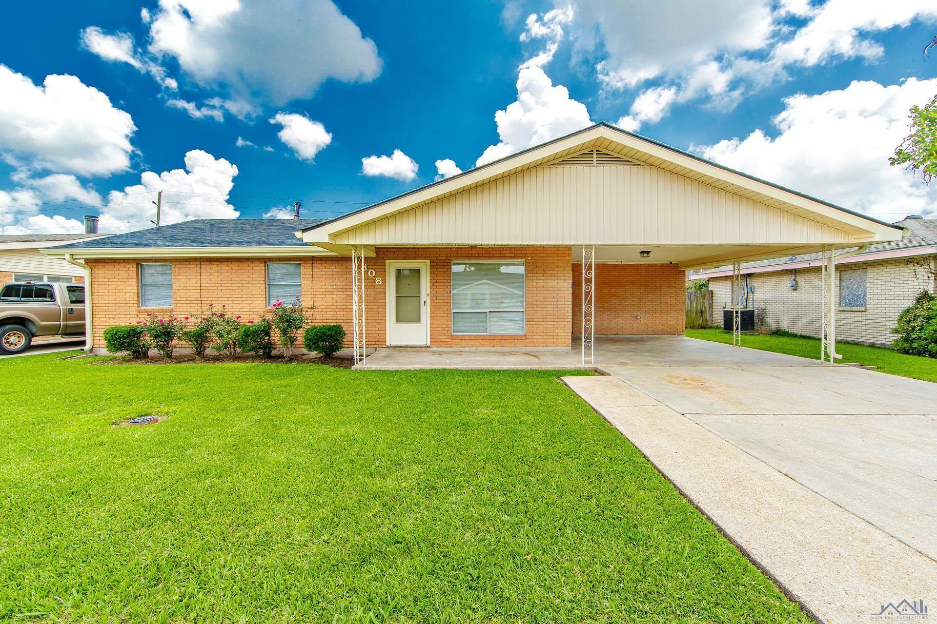308 Douglas Dr
