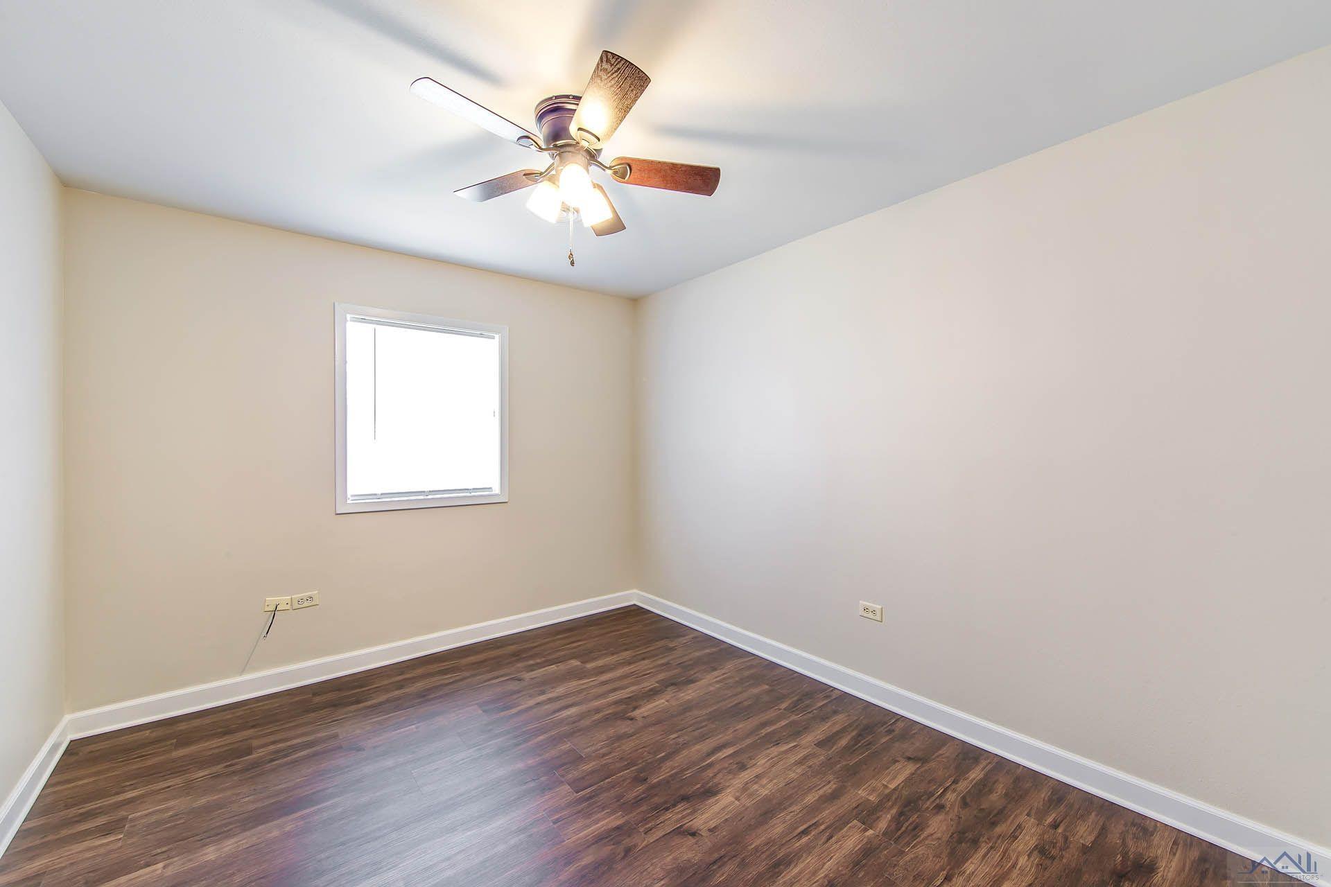 308 Douglas Dr