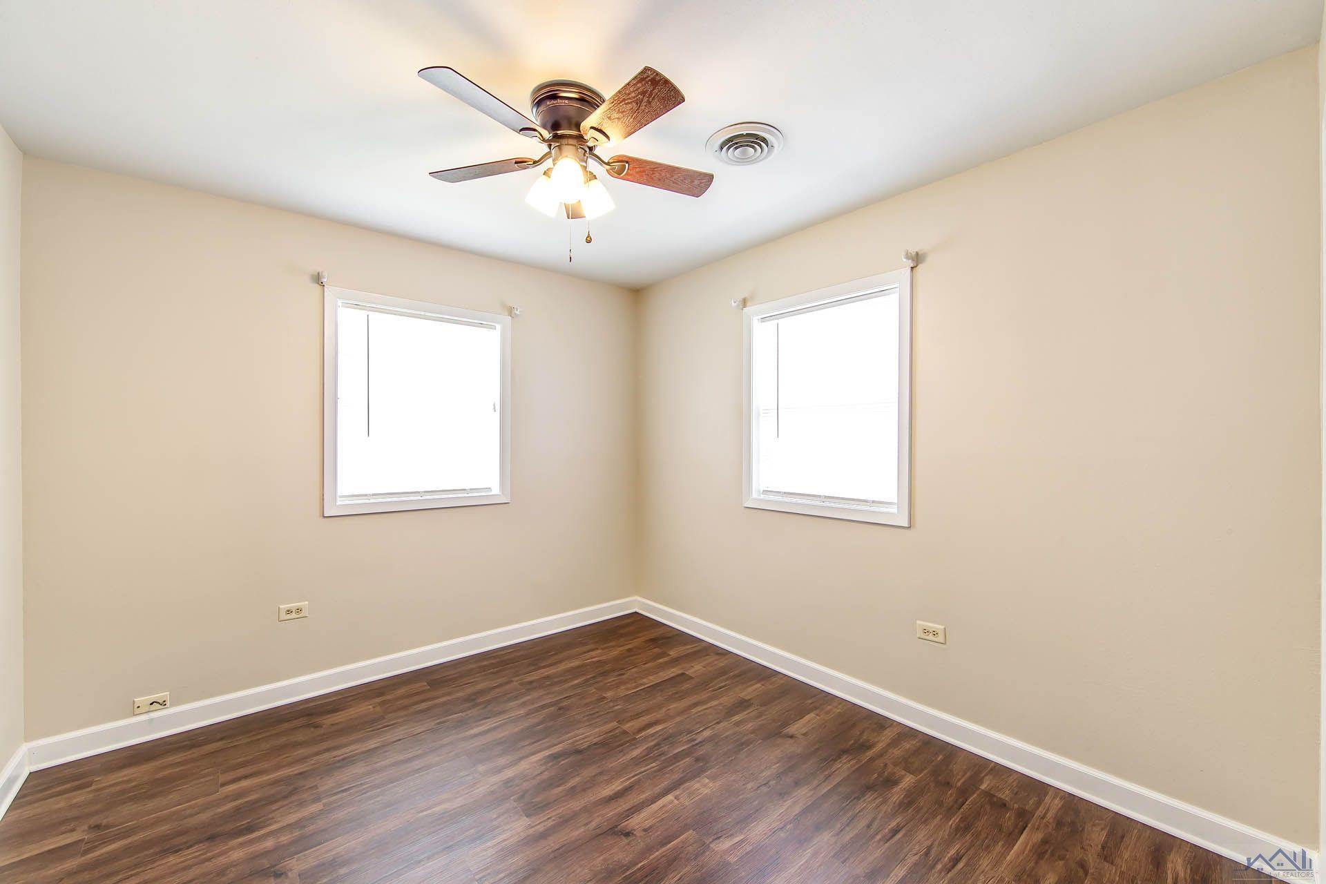 308 Douglas Dr
