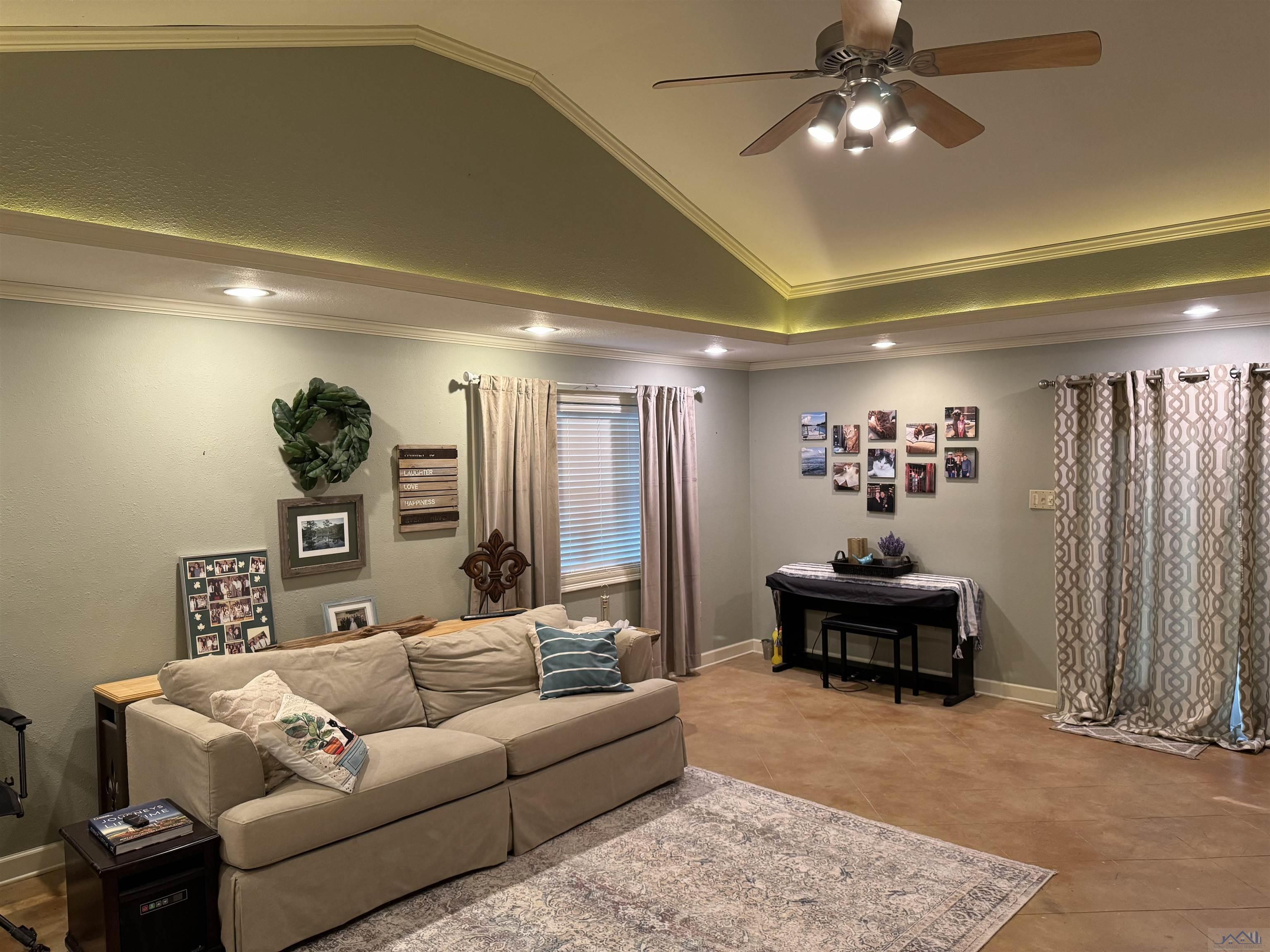 3001 Redwood Circle