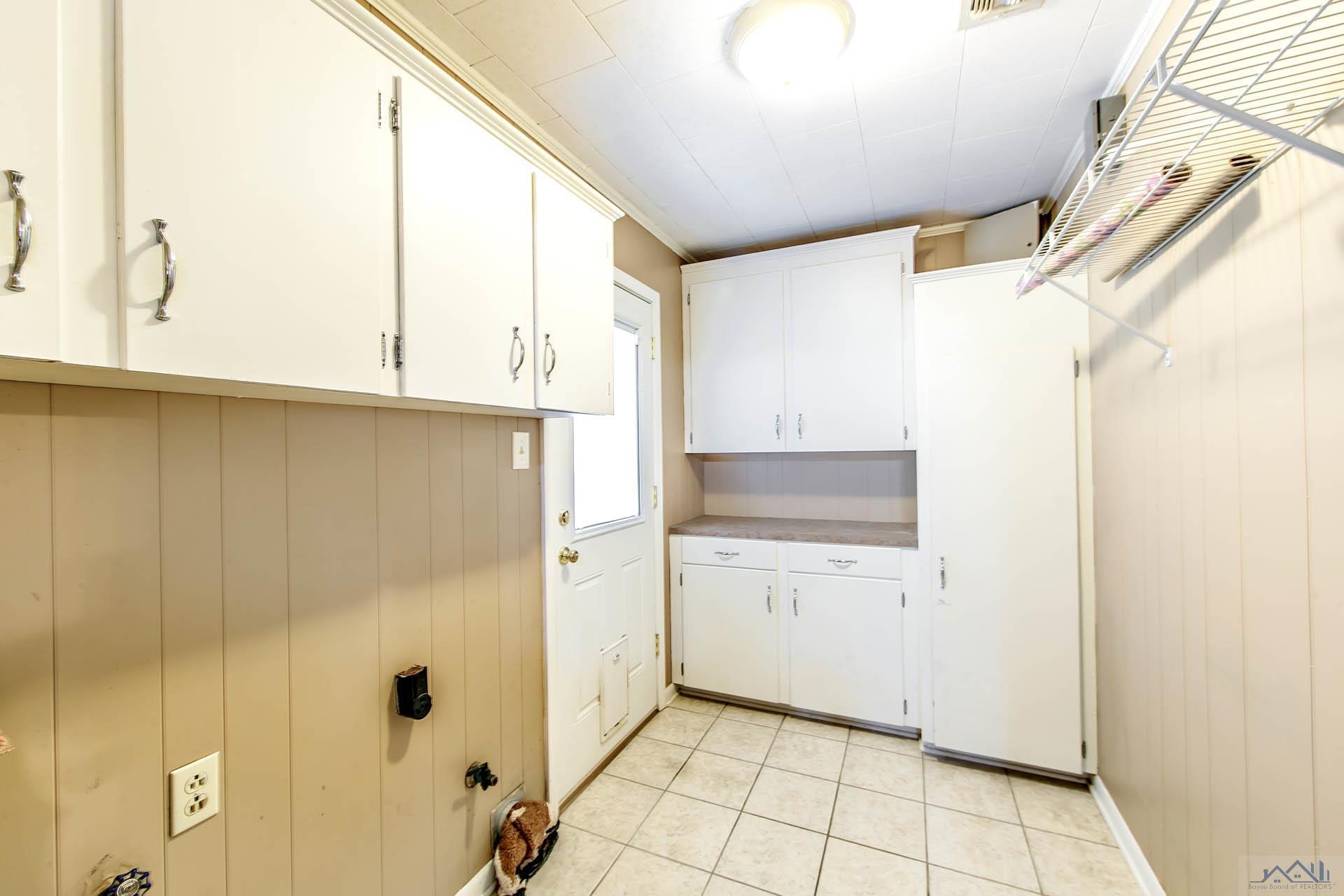 211 Foster Dr