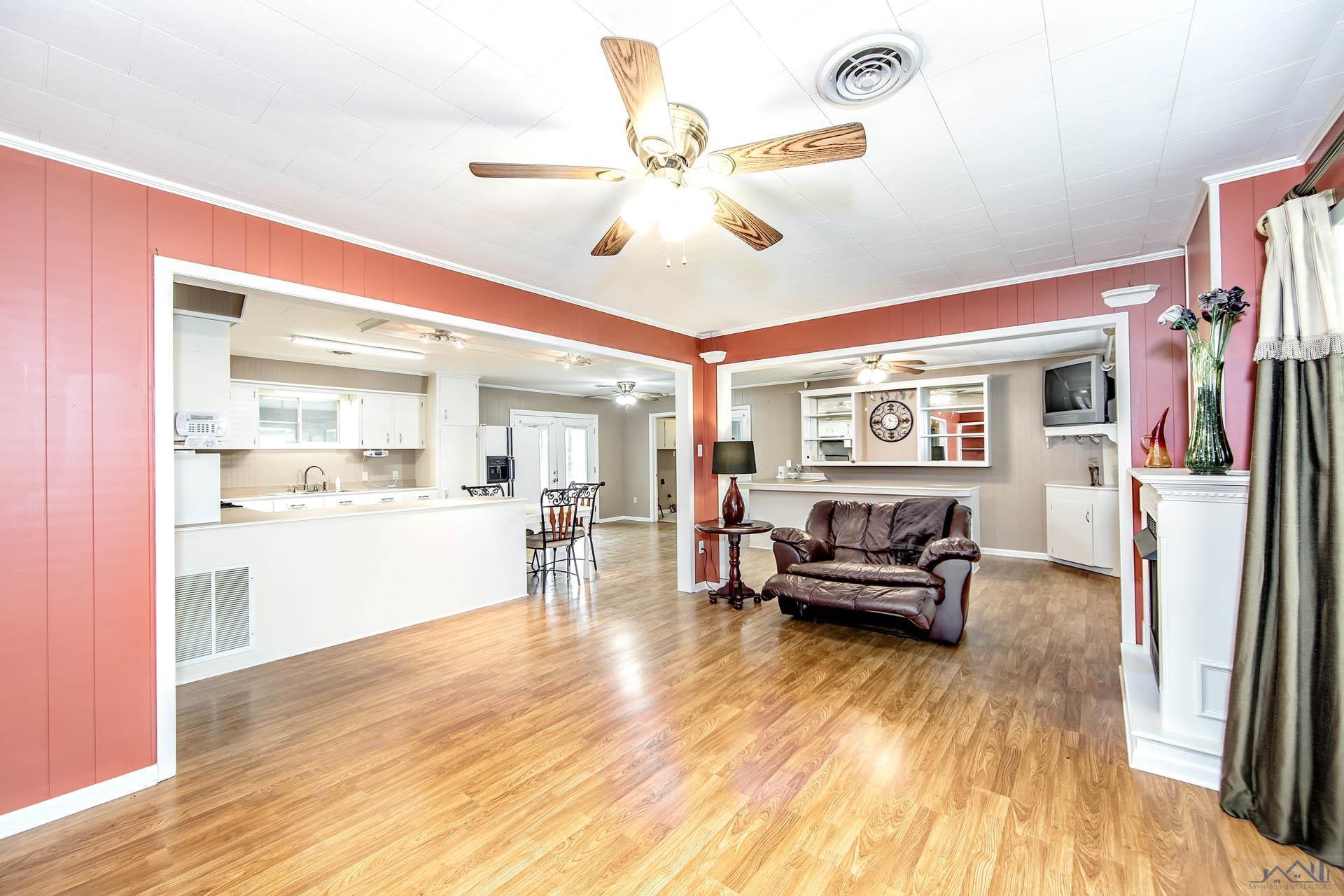 211 Foster Dr