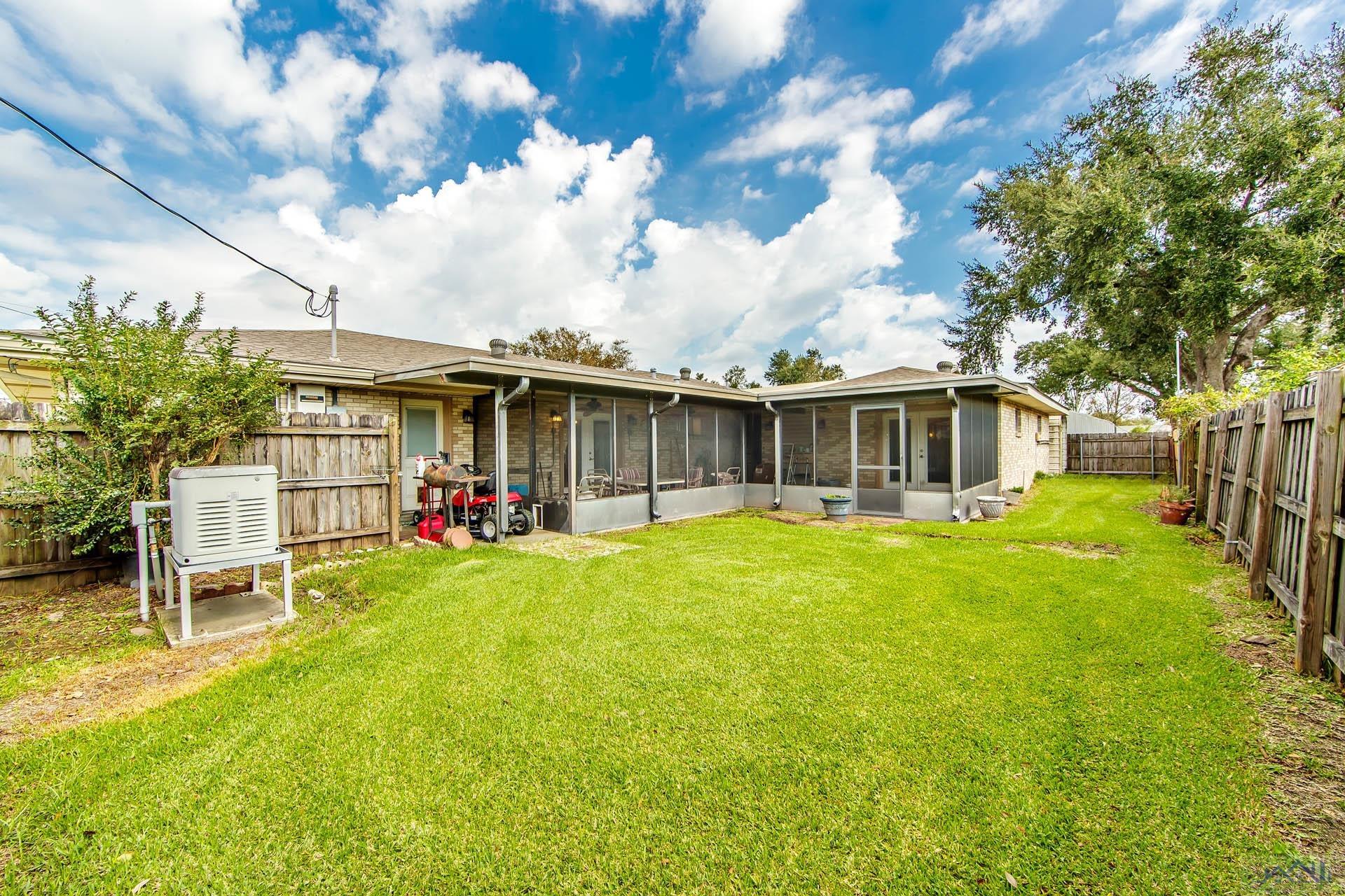 211 Foster Dr