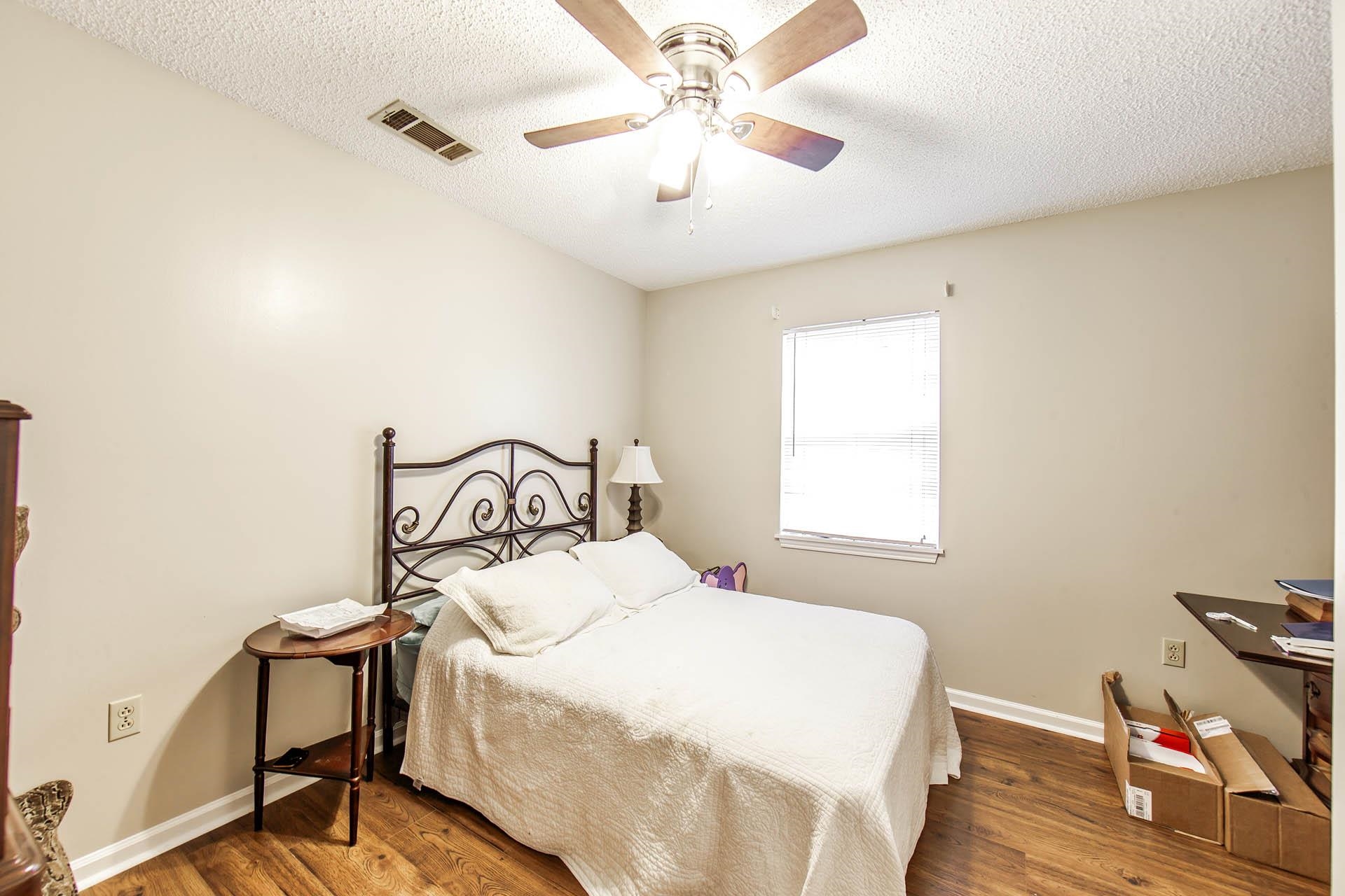512-B Parkside Dr
