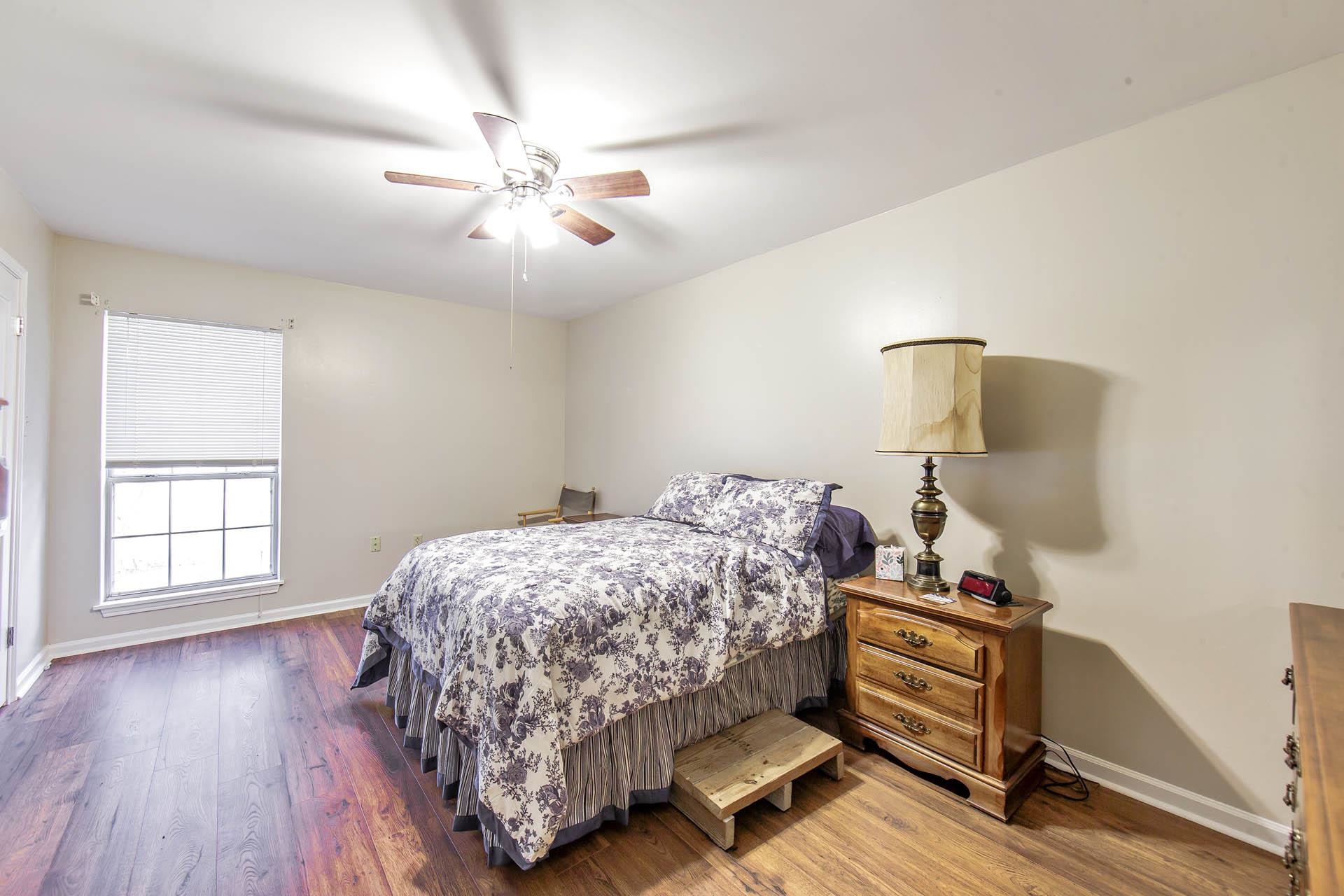 512-B Parkside Dr