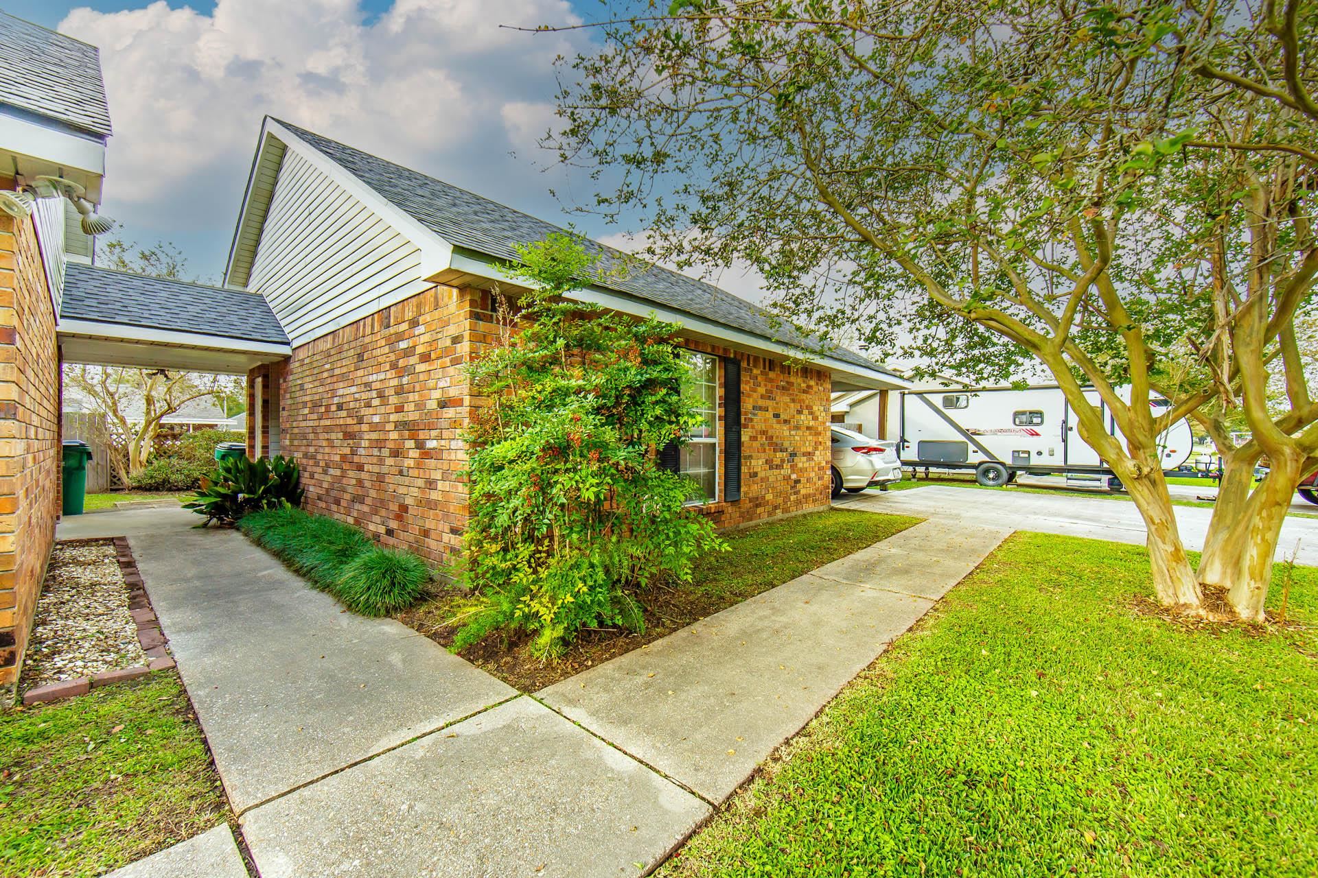 512-B Parkside Dr