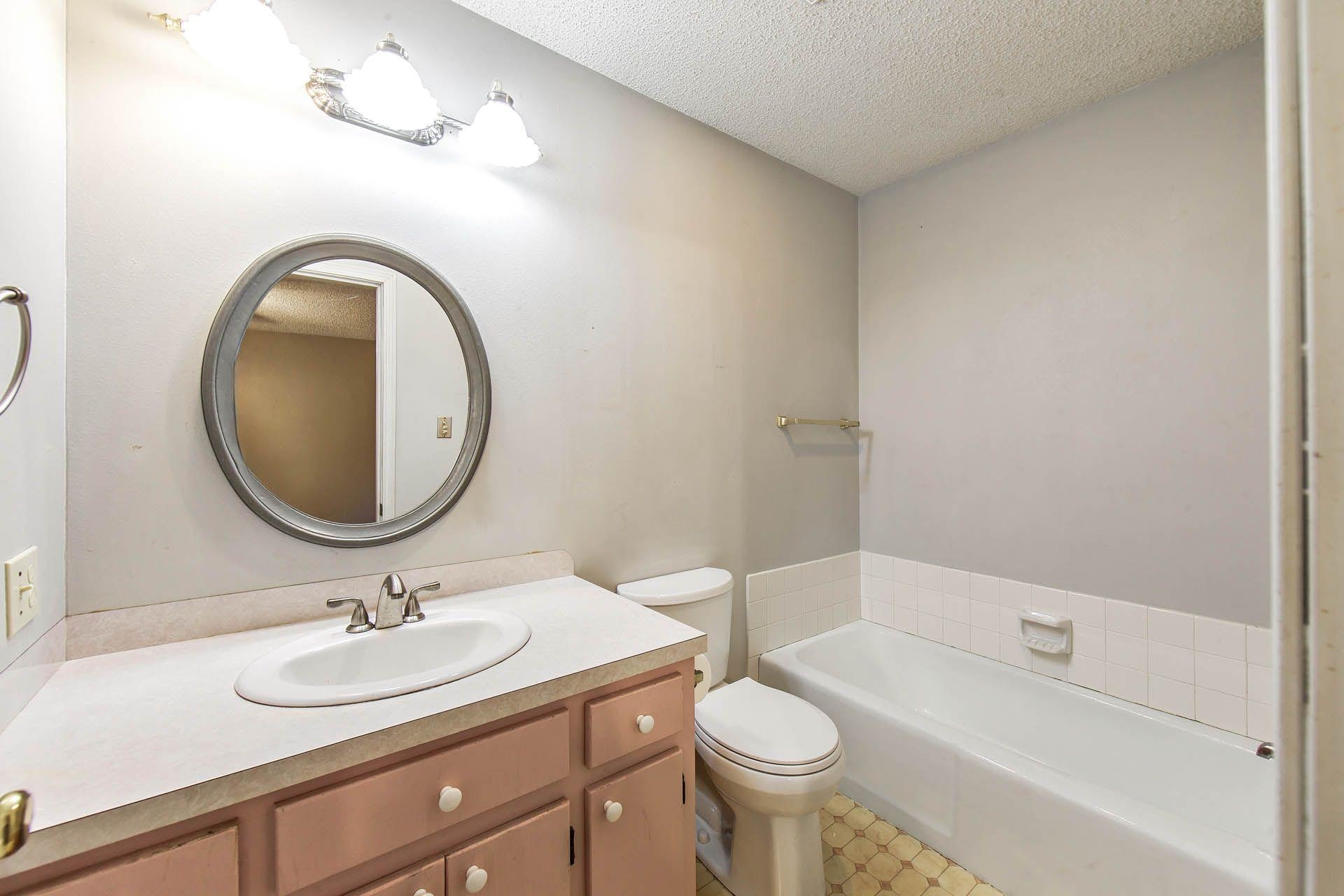 444 Chester Lee Street