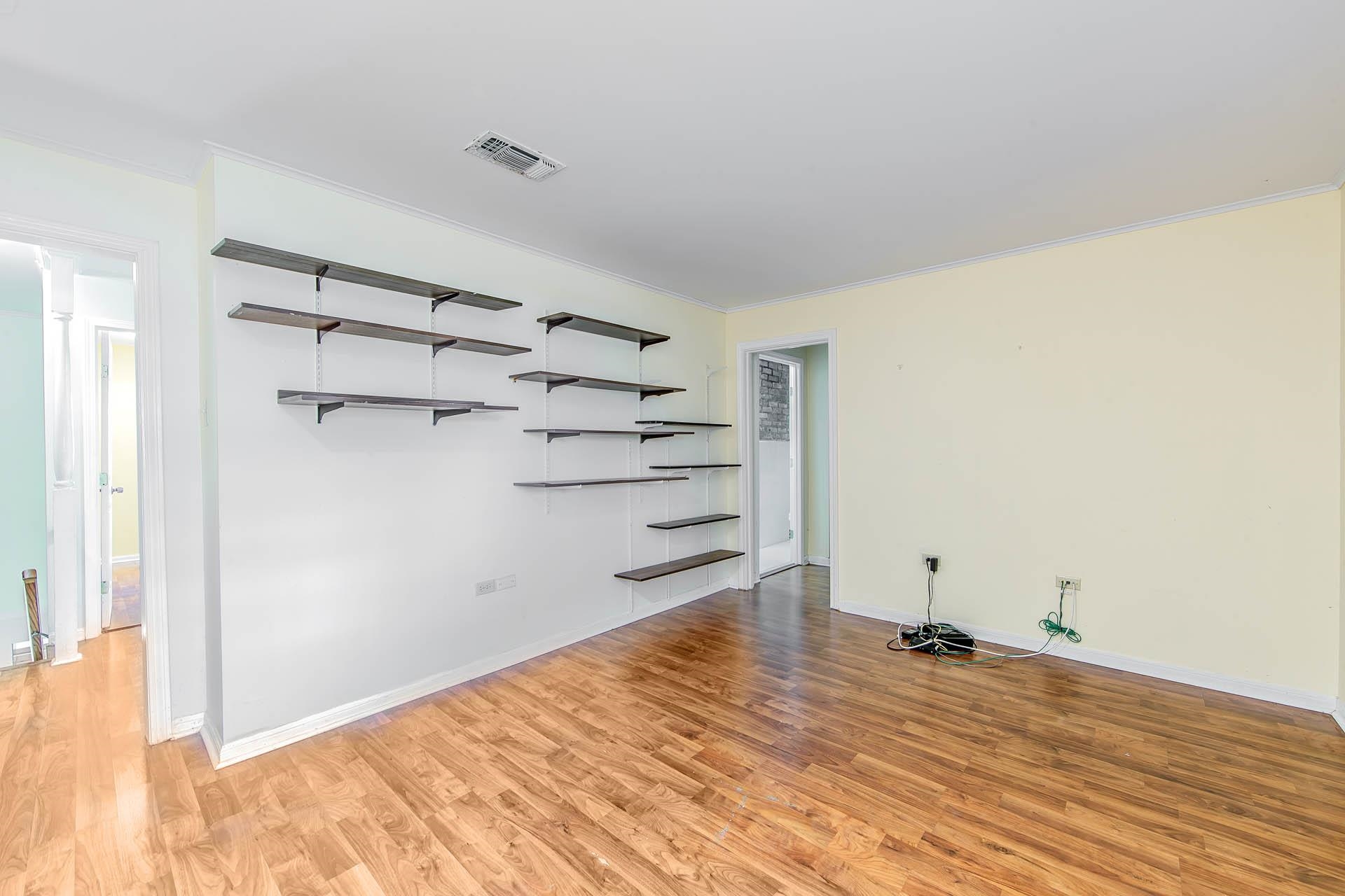 309 Madewood Dr