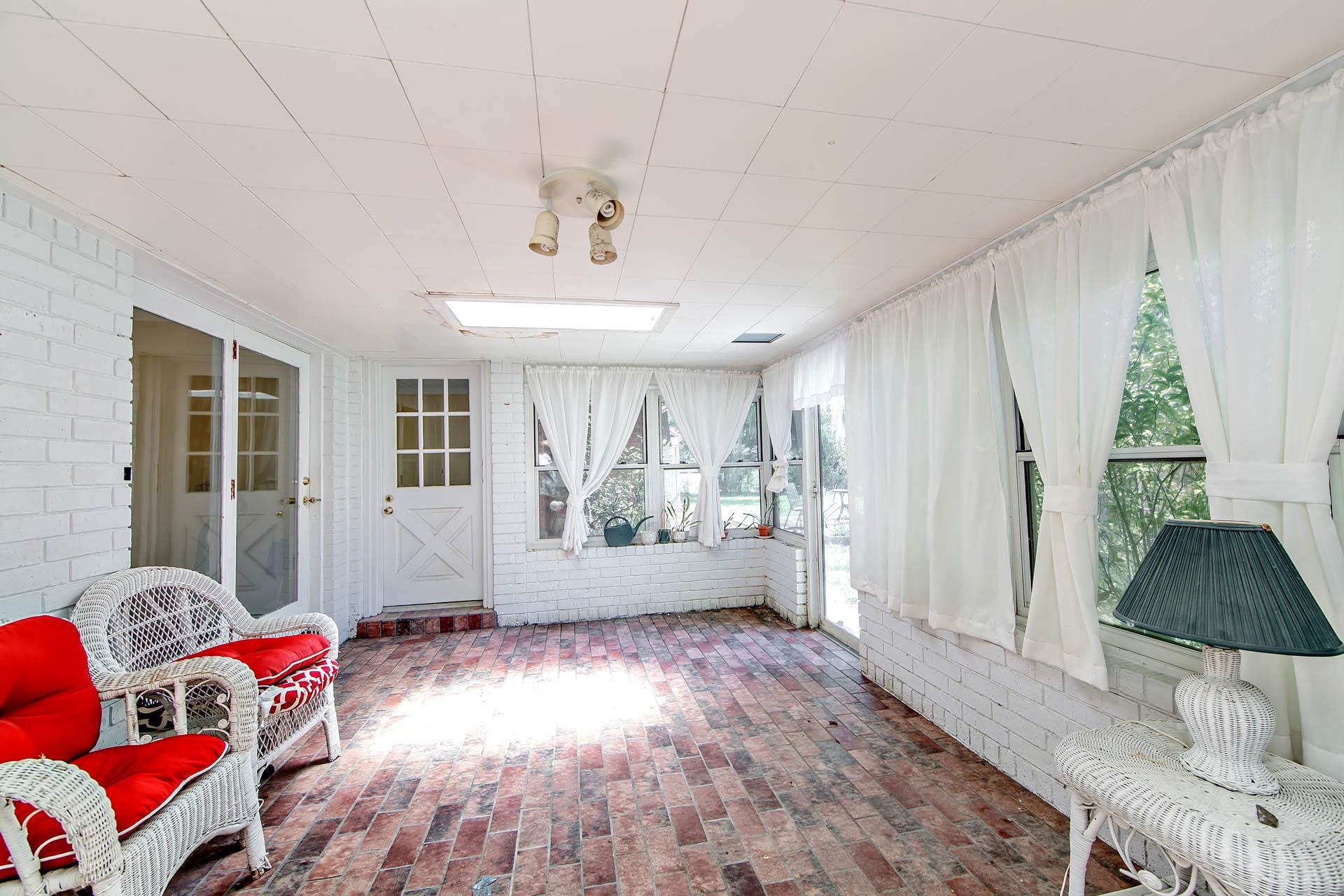 309 Madewood Dr