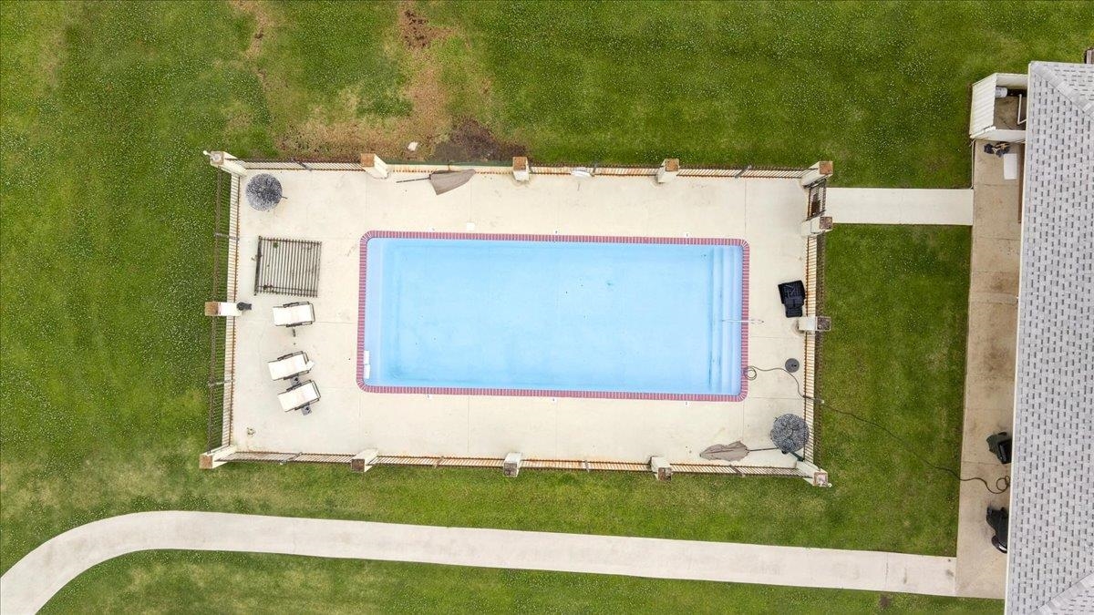 305 Lake Decade Ct