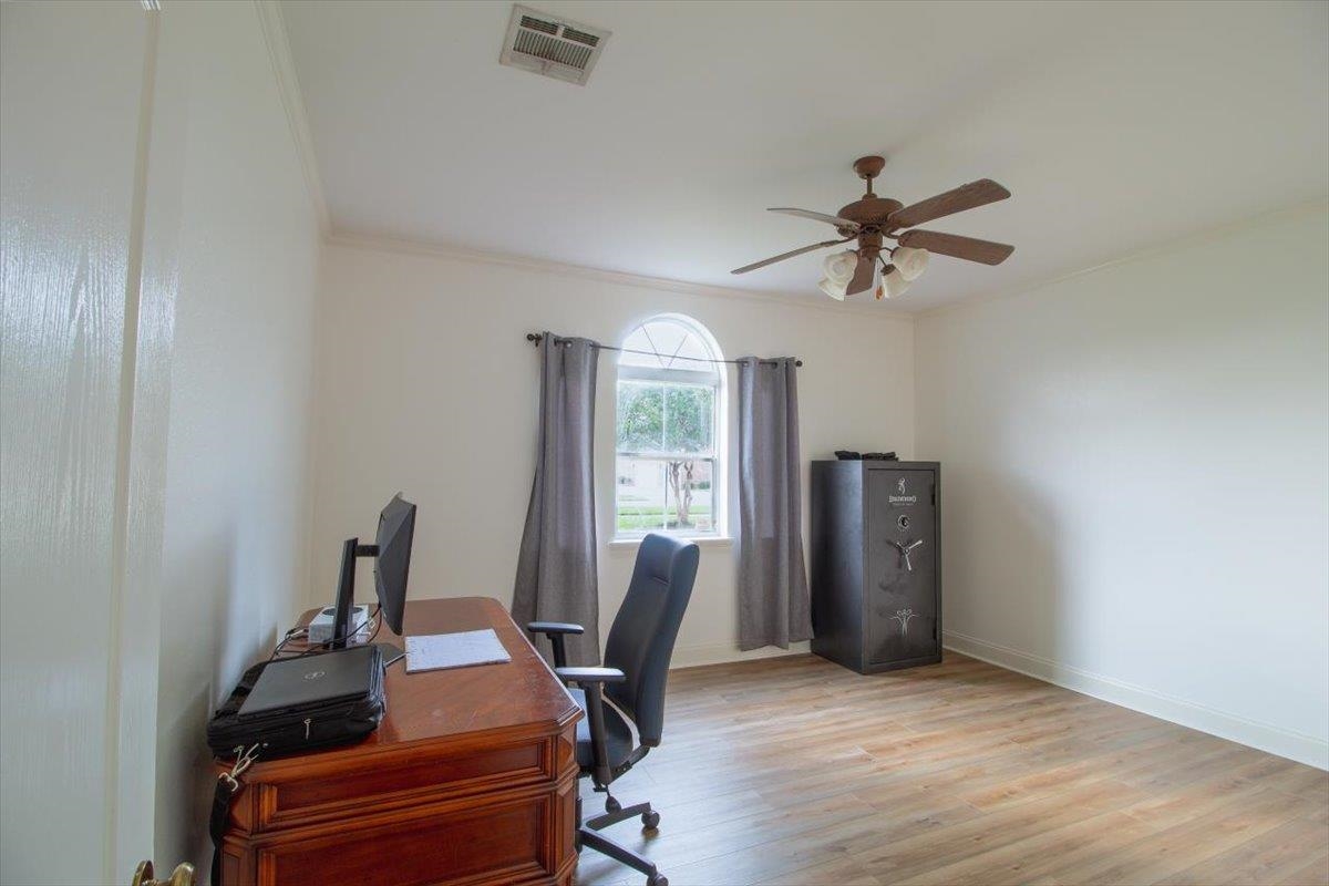 305 Lake Decade Ct