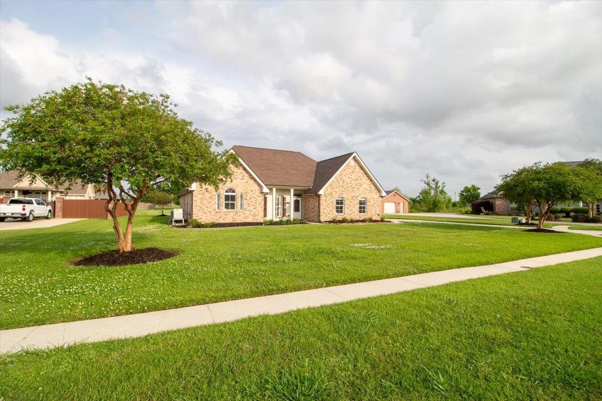 305 Lake Decade Ct