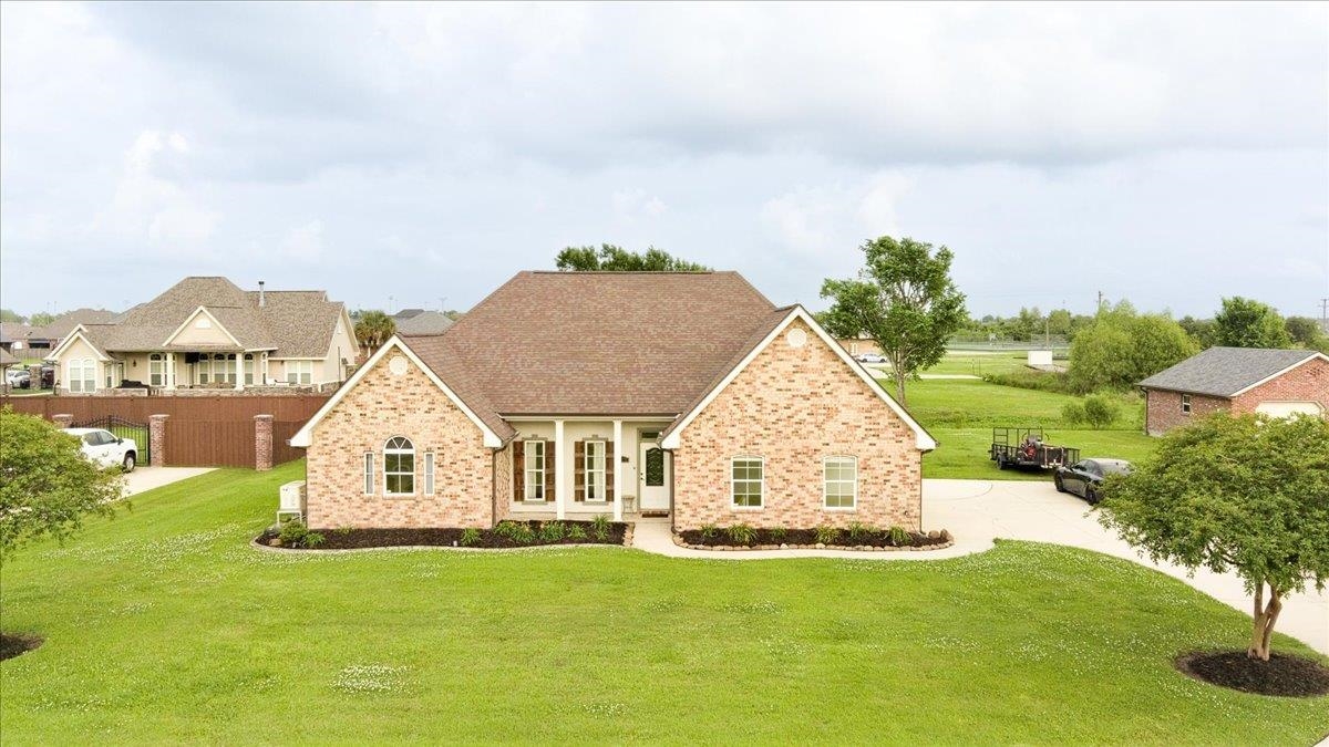 305 Lake Decade Ct
