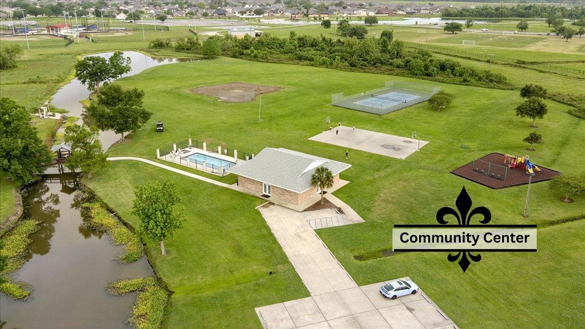 305 Lake Decade Ct