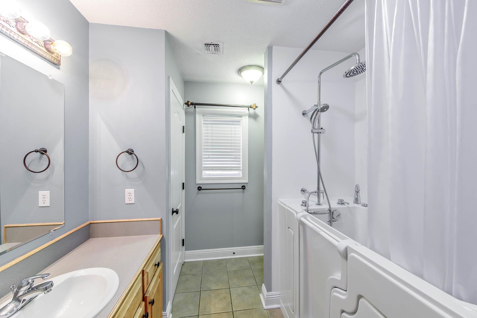 109 Saxony Dr