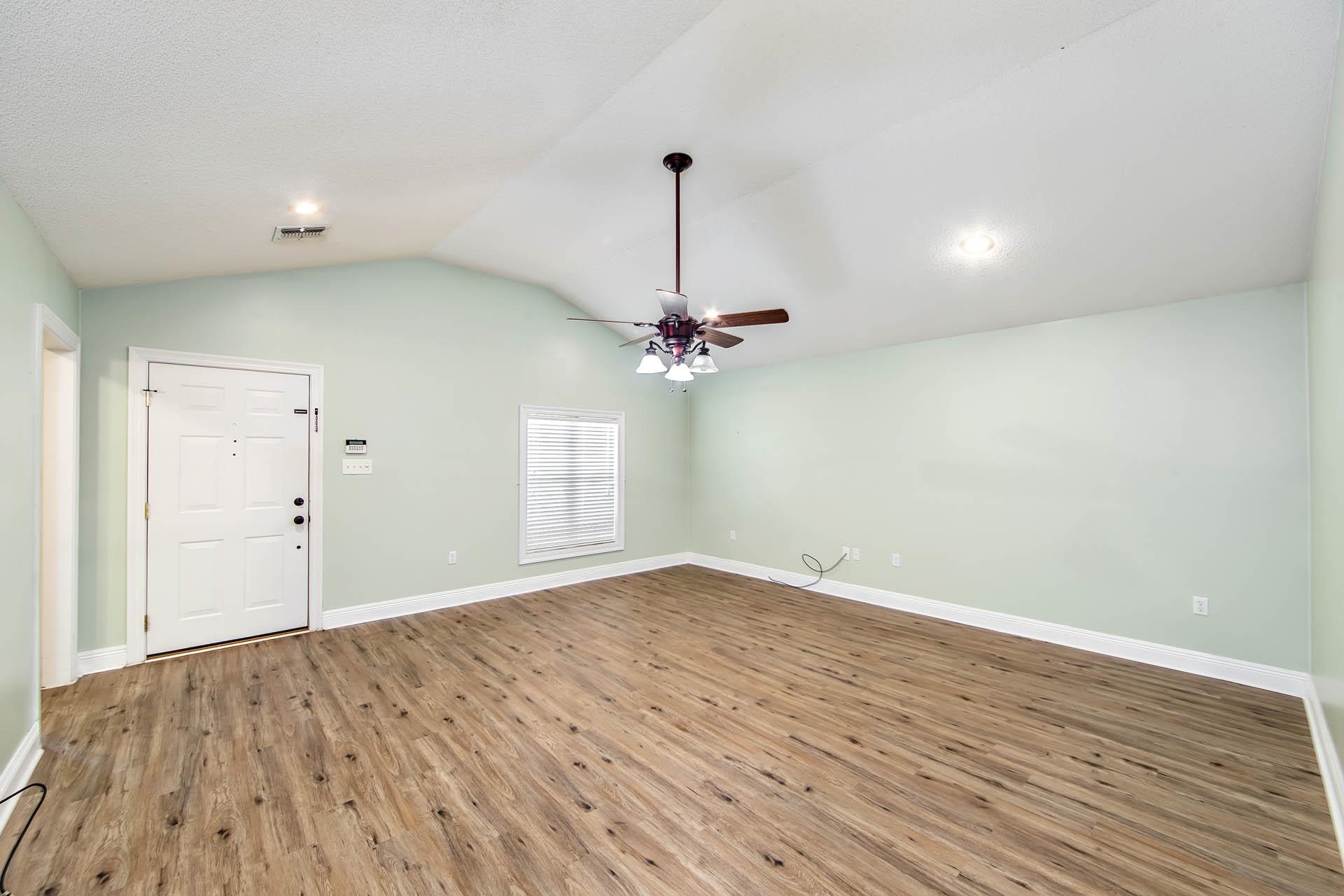 109 Saxony Dr