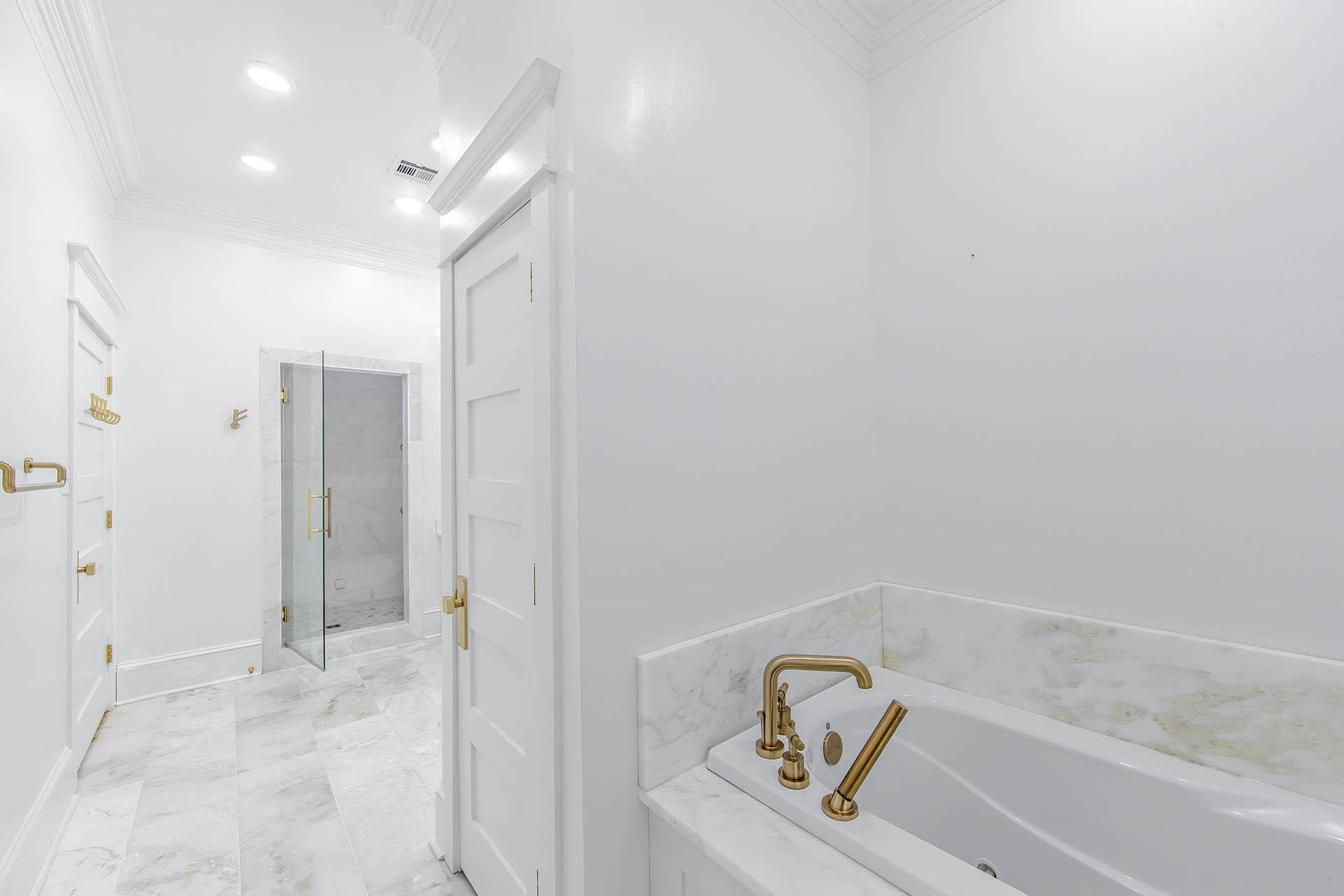 401 Oak Alley Dr