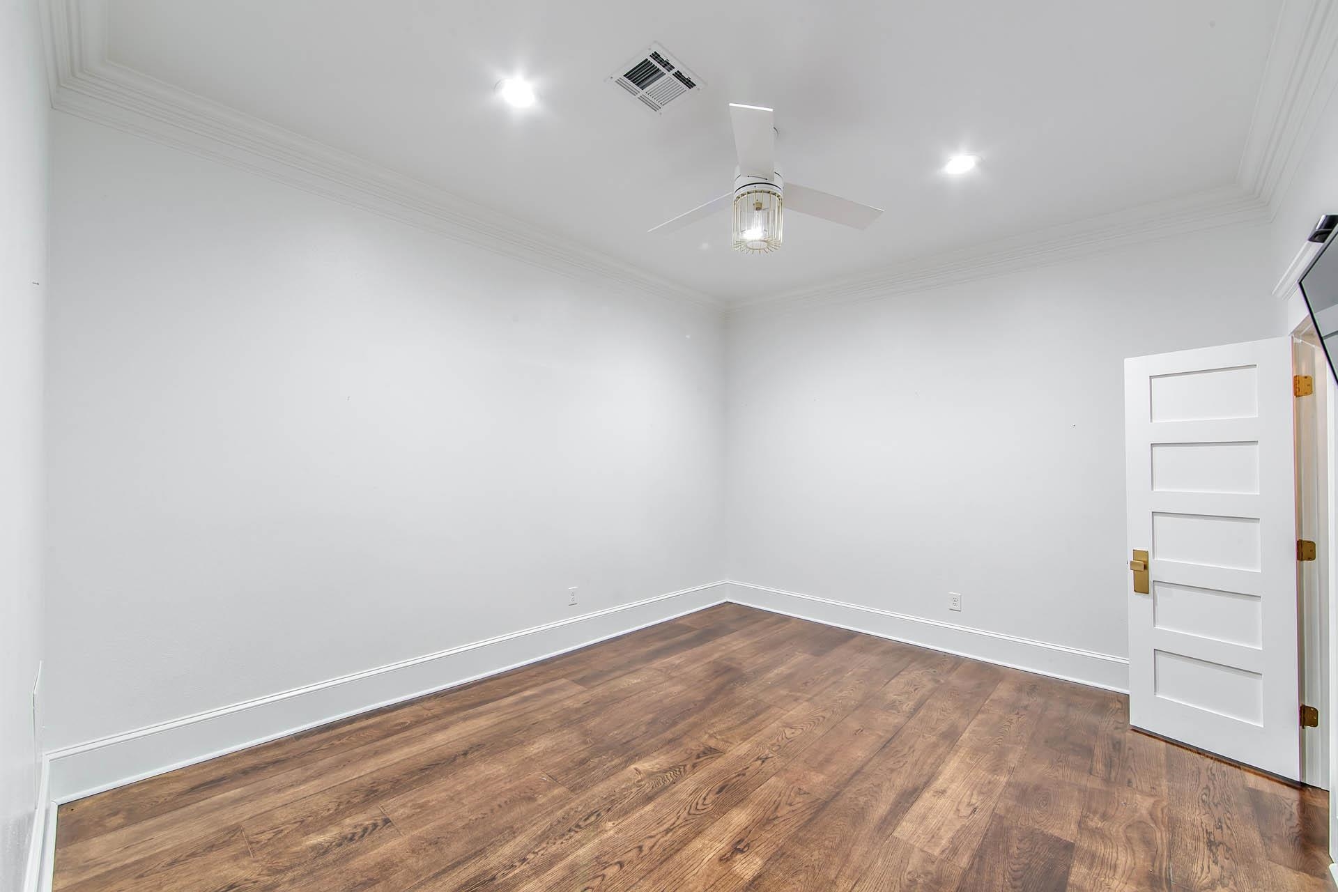 401 Oak Alley Dr