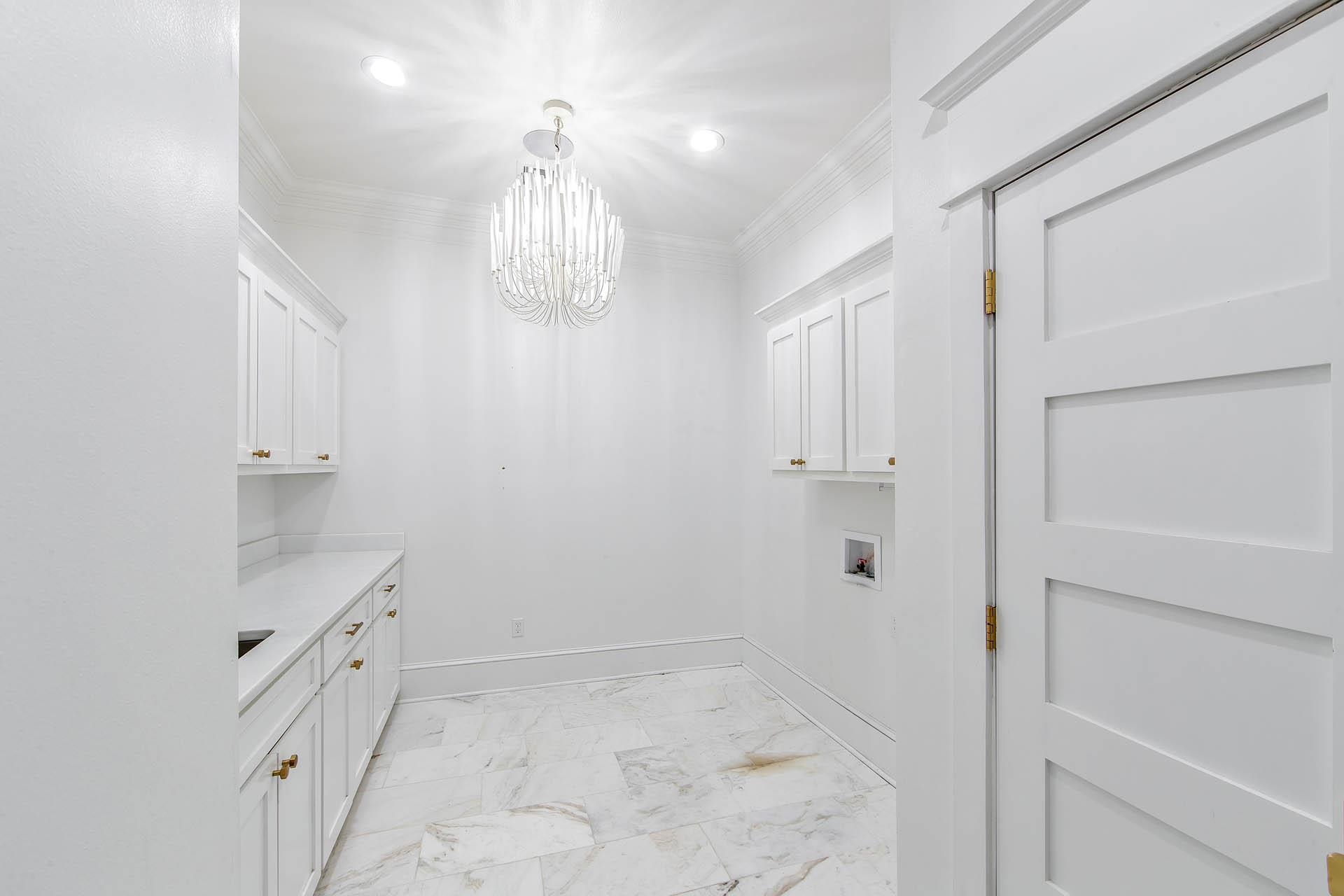 401 Oak Alley Dr