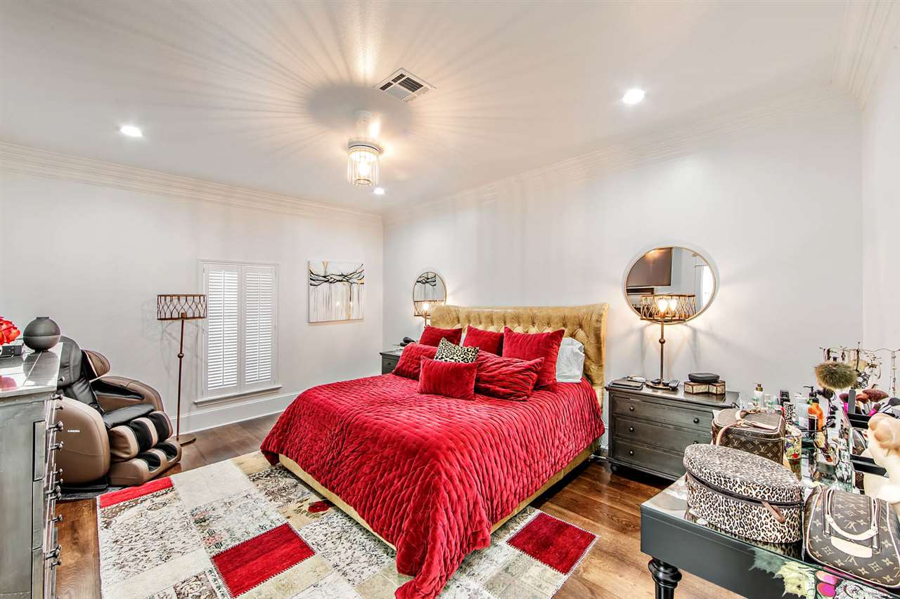 401 Oak Alley Dr