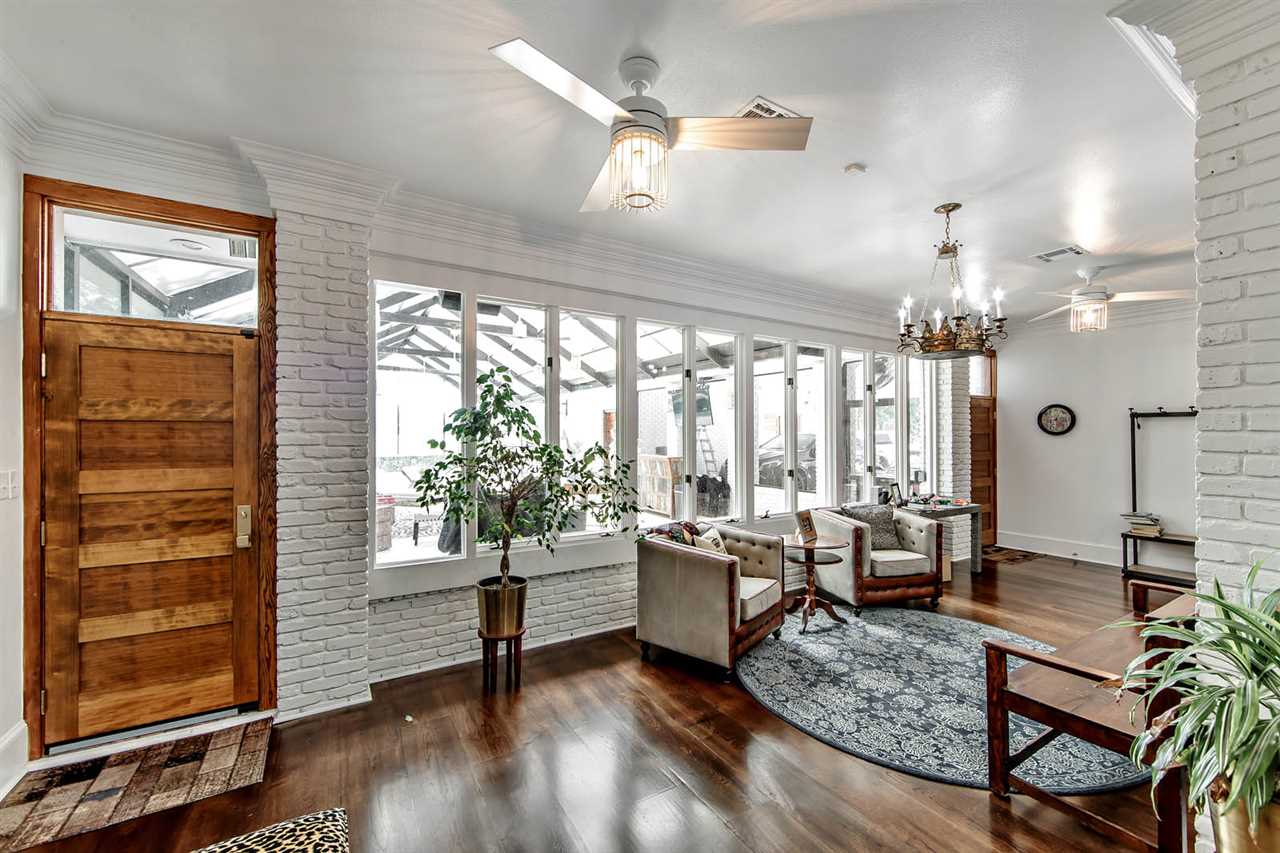401 Oak Alley Dr