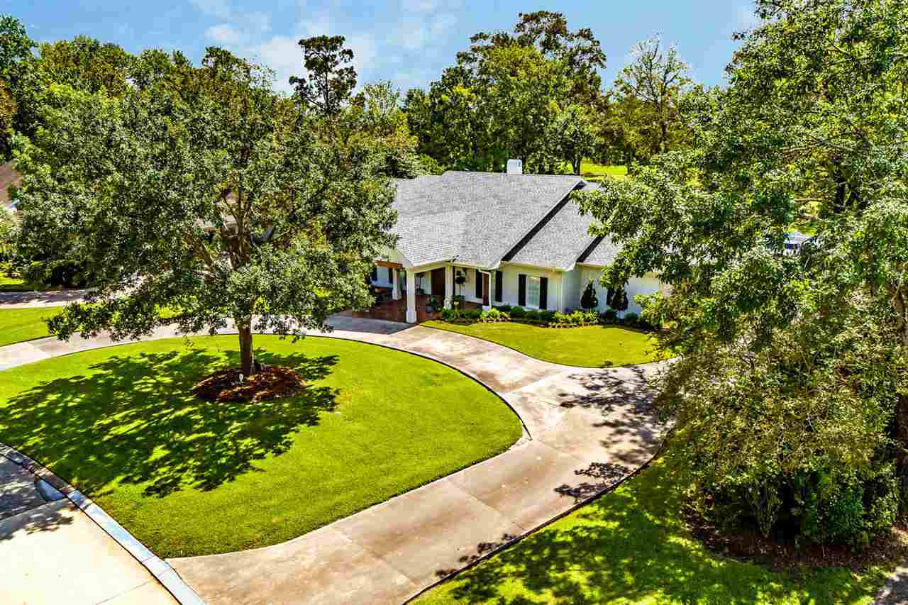 401 Oak Alley Dr