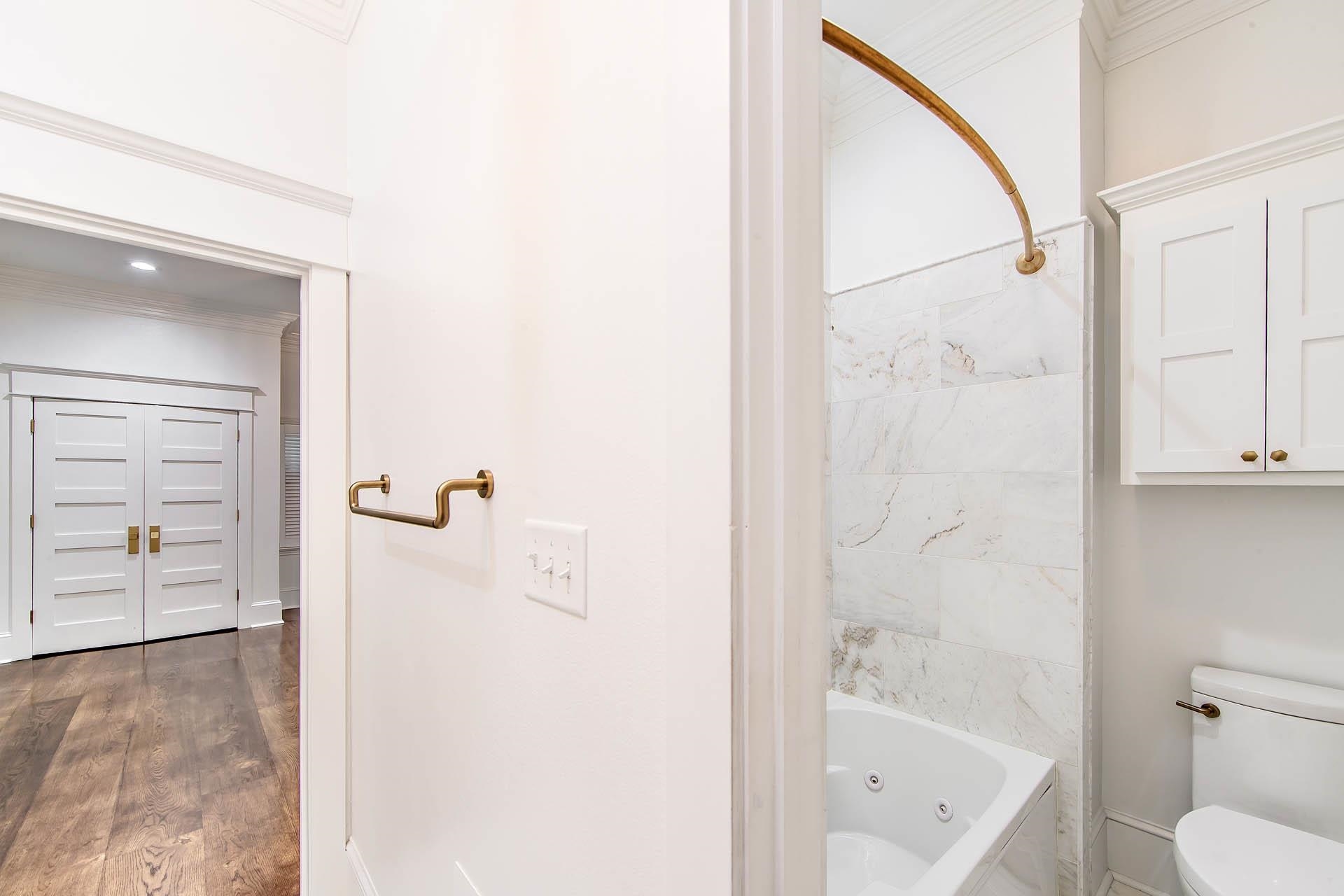 401 Oak Alley Dr