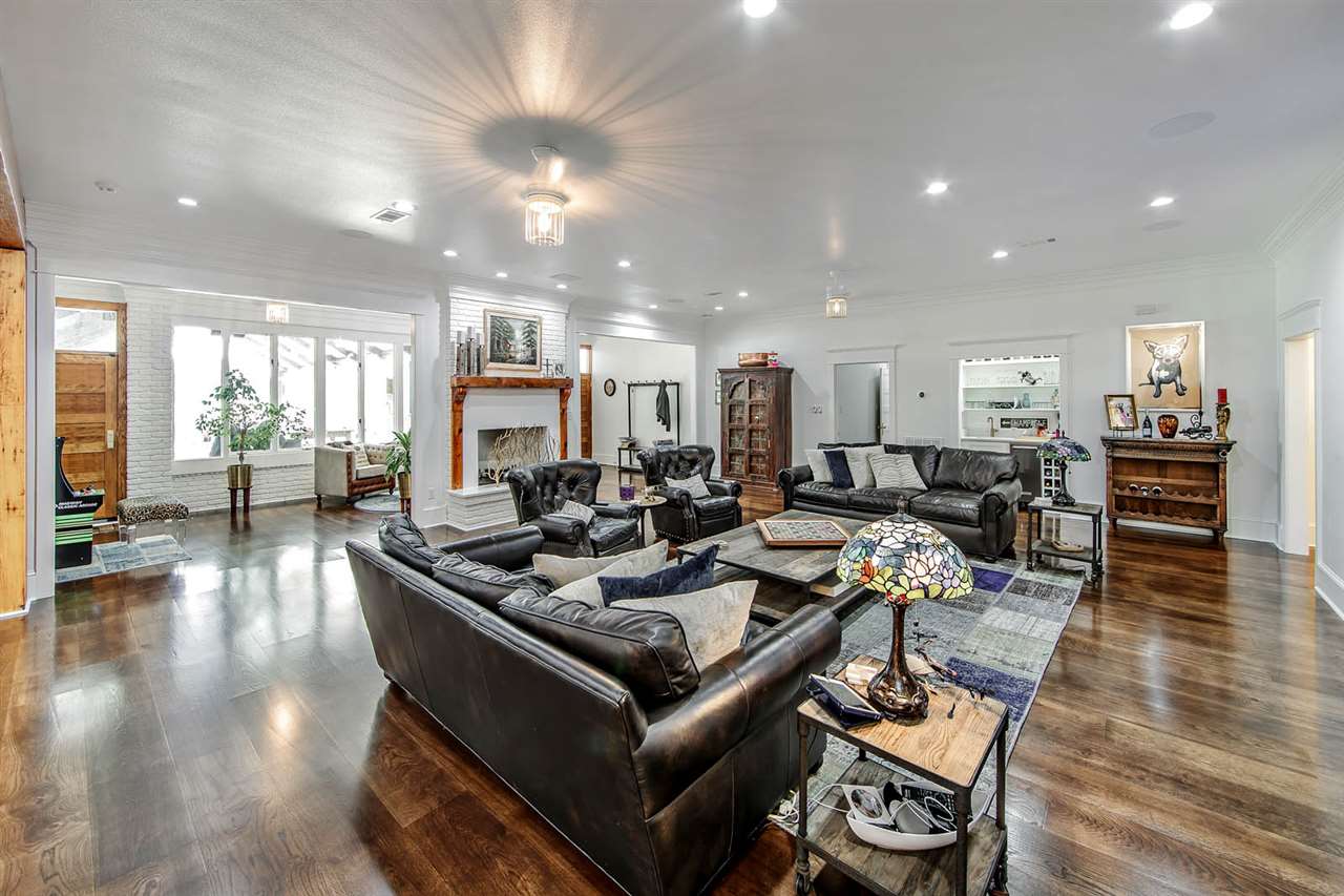 401 Oak Alley Dr