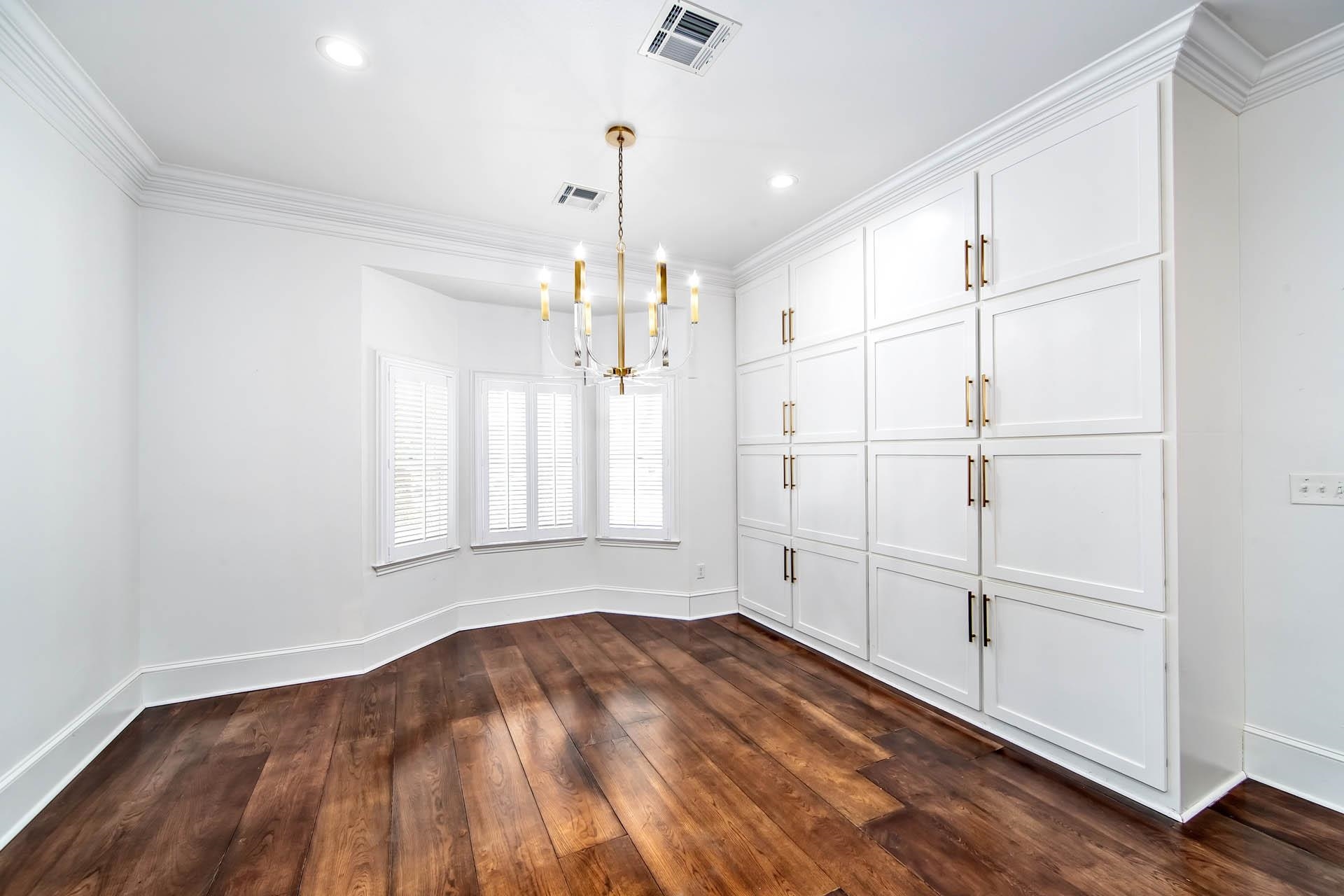 401 Oak Alley Dr
