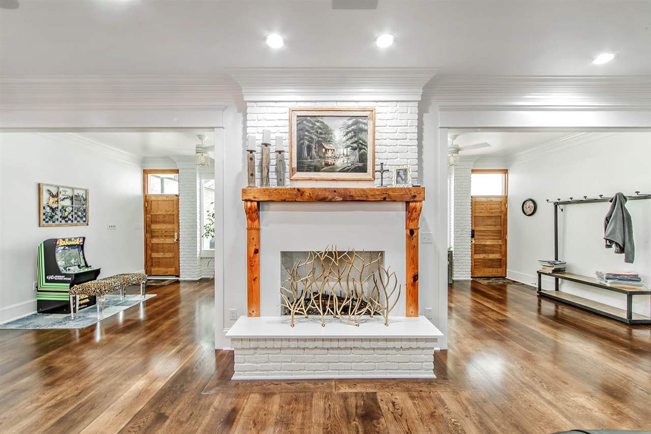 401 Oak Alley Dr