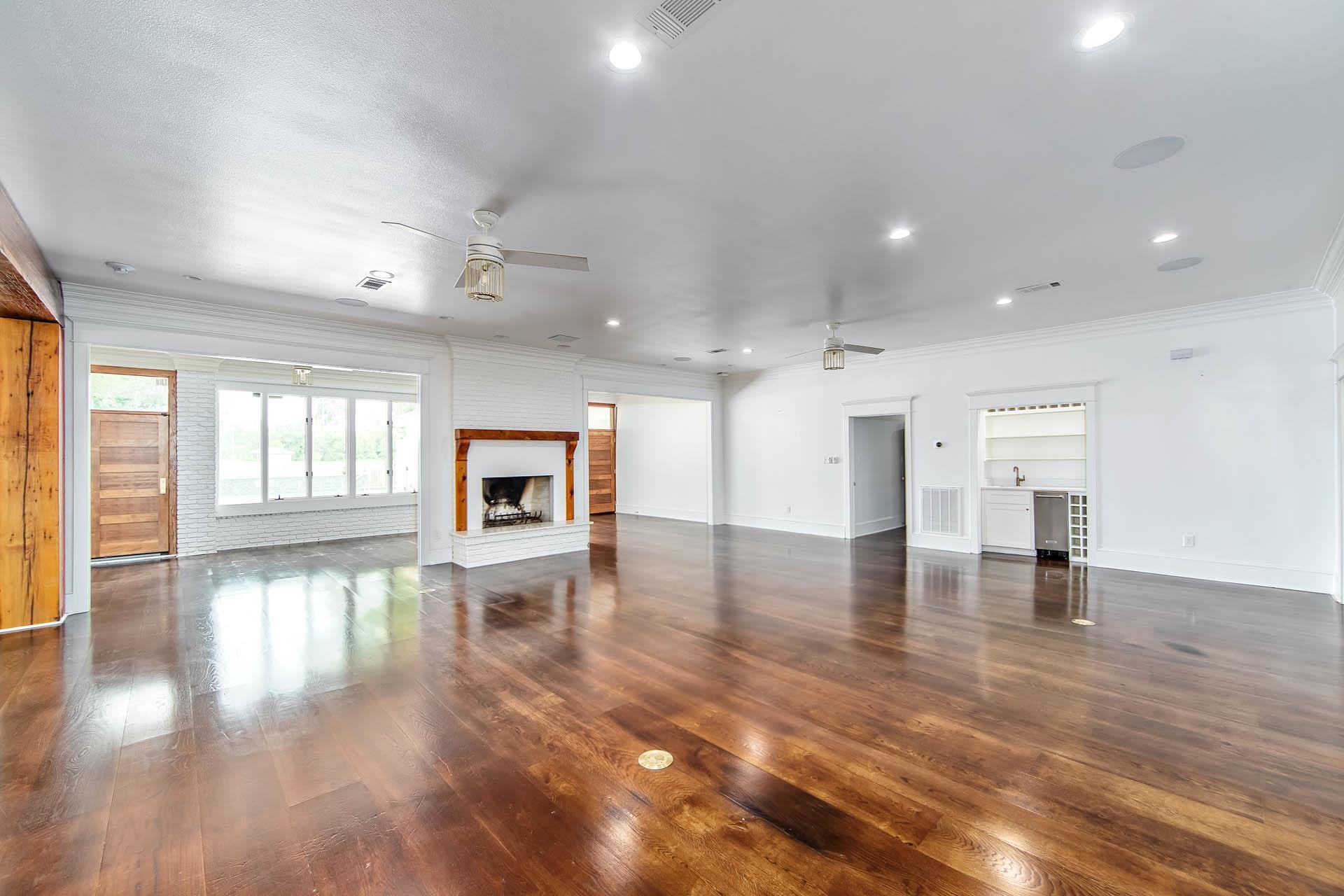 401 Oak Alley Dr