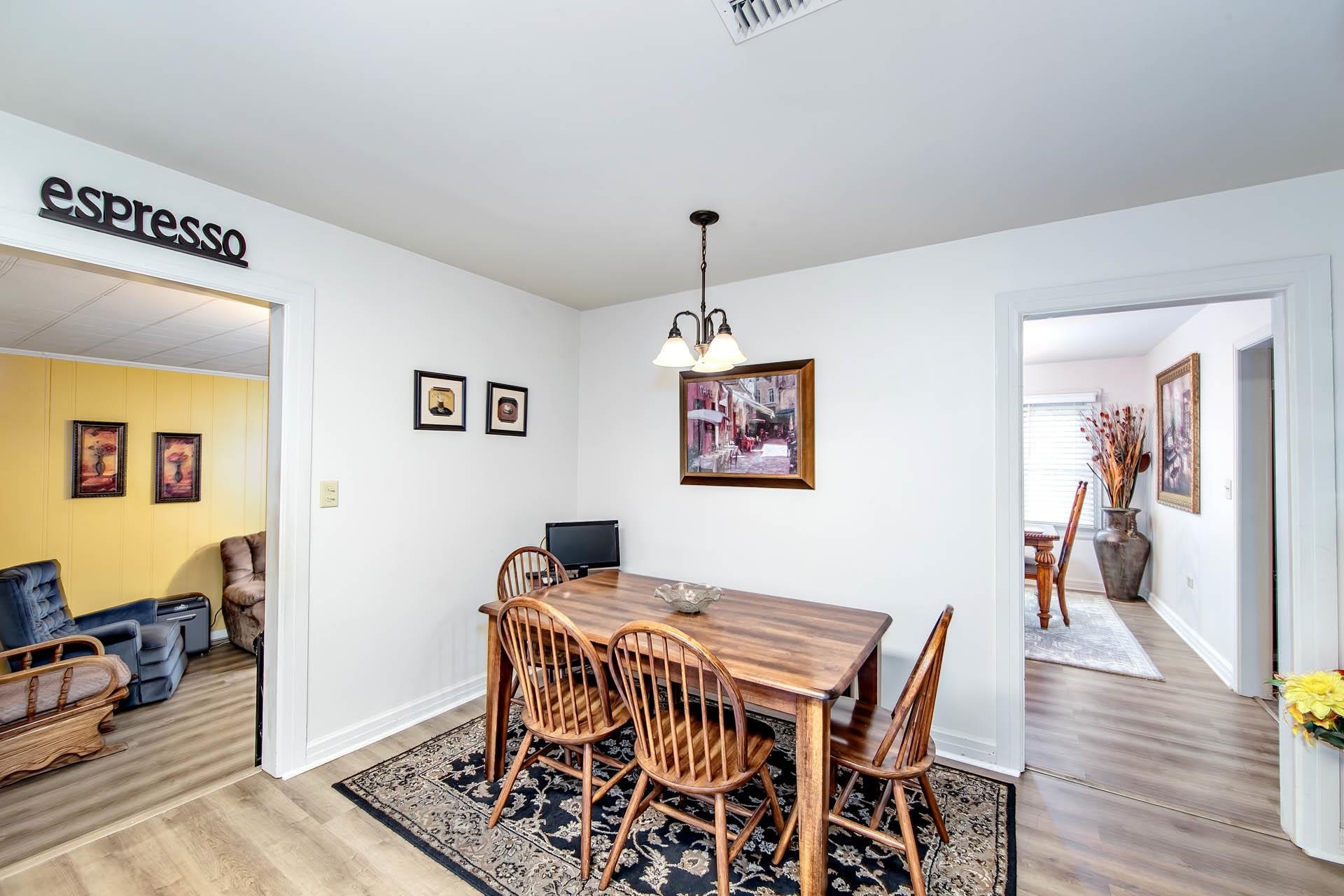 401 Maple Ave