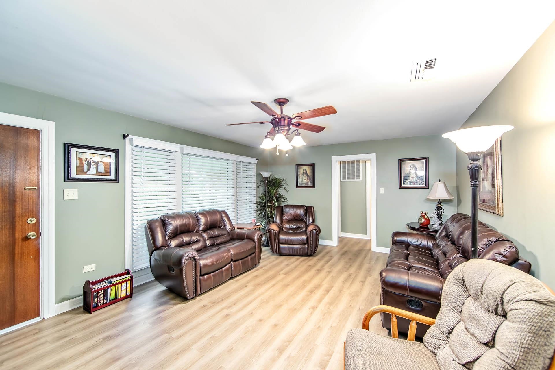 401 Maple Ave