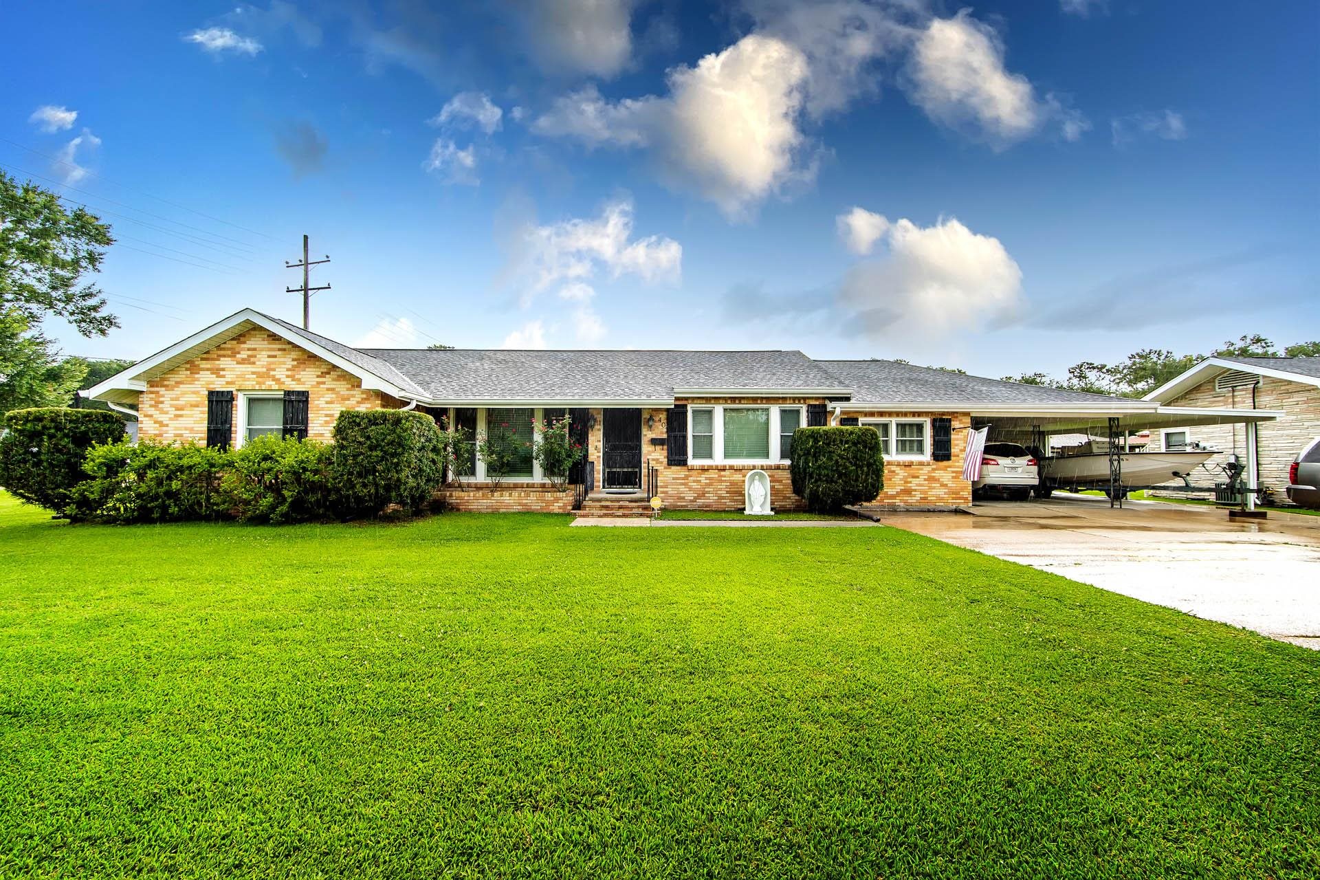 401 Maple Ave