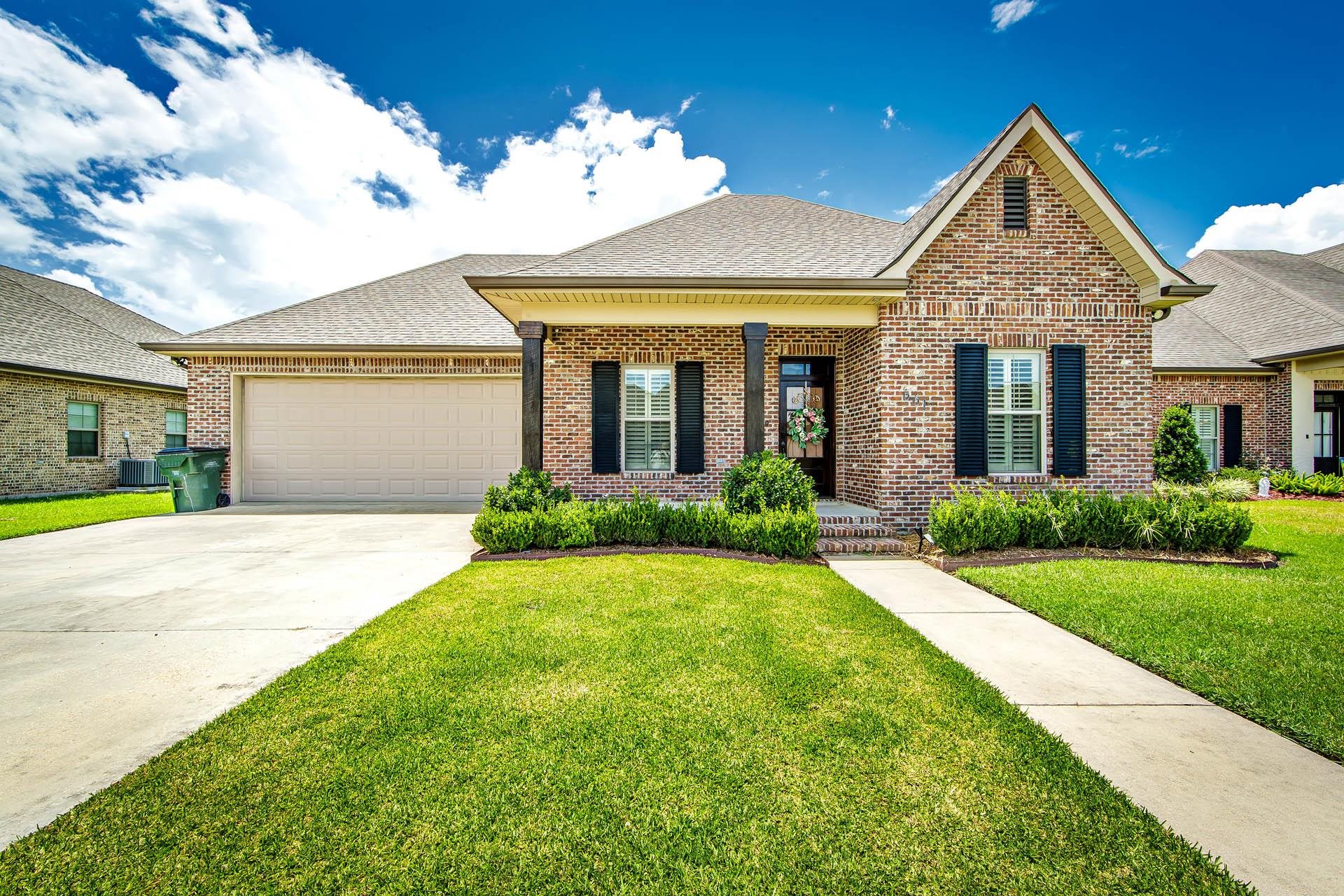 661 Lancaster Dr